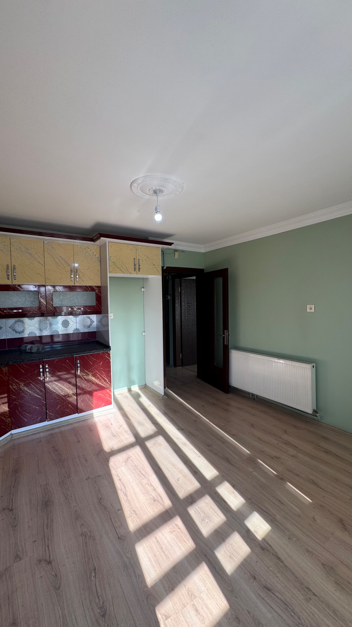 YENİ MAHALLE SON SOKAK IRLAMAZ VADİSİ KARŞISI 3 + 1 ASANSÖRLÜ DAİRE