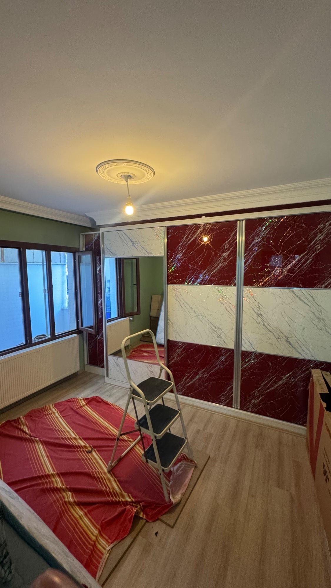 YENİ MAHALLE SON SOKAK IRLAMAZ VADİSİ KARŞISI 3 + 1 ASANSÖRLÜ DAİRE