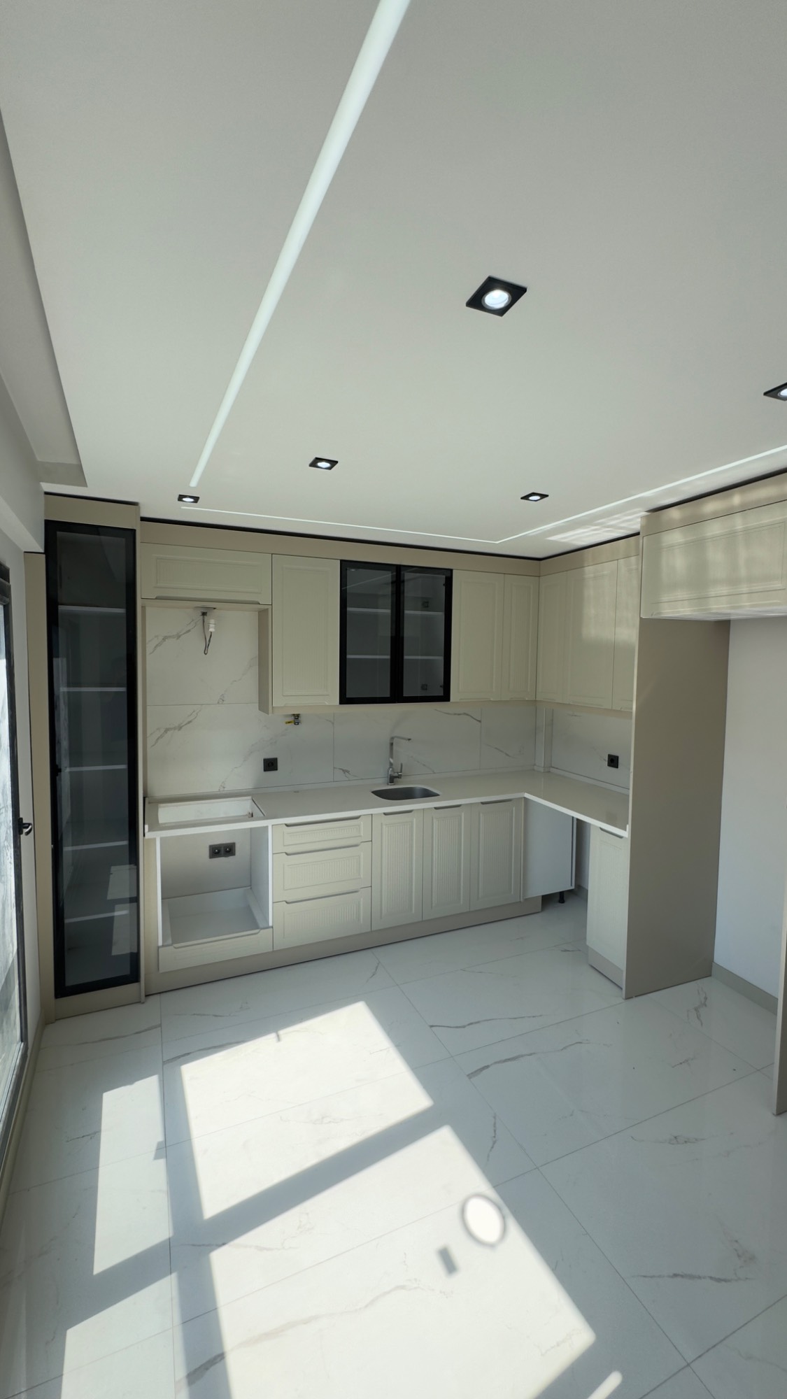 TURGUTLU  ACARLAR MAHALLESİ 2 + 1 SATILIK DAİRE