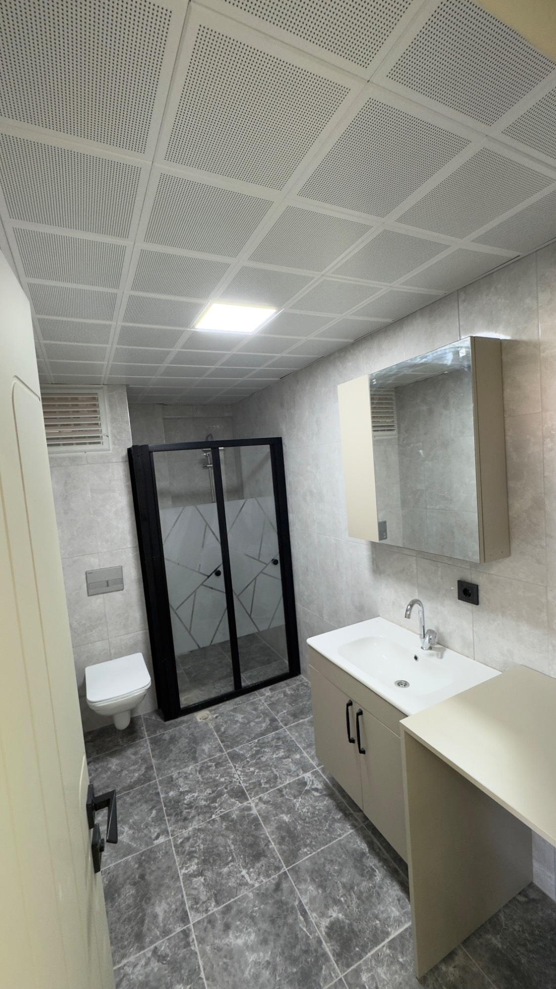 TURGUTLU  ACARLAR MAHALLESİ 2 + 1 SATILIK DAİRE