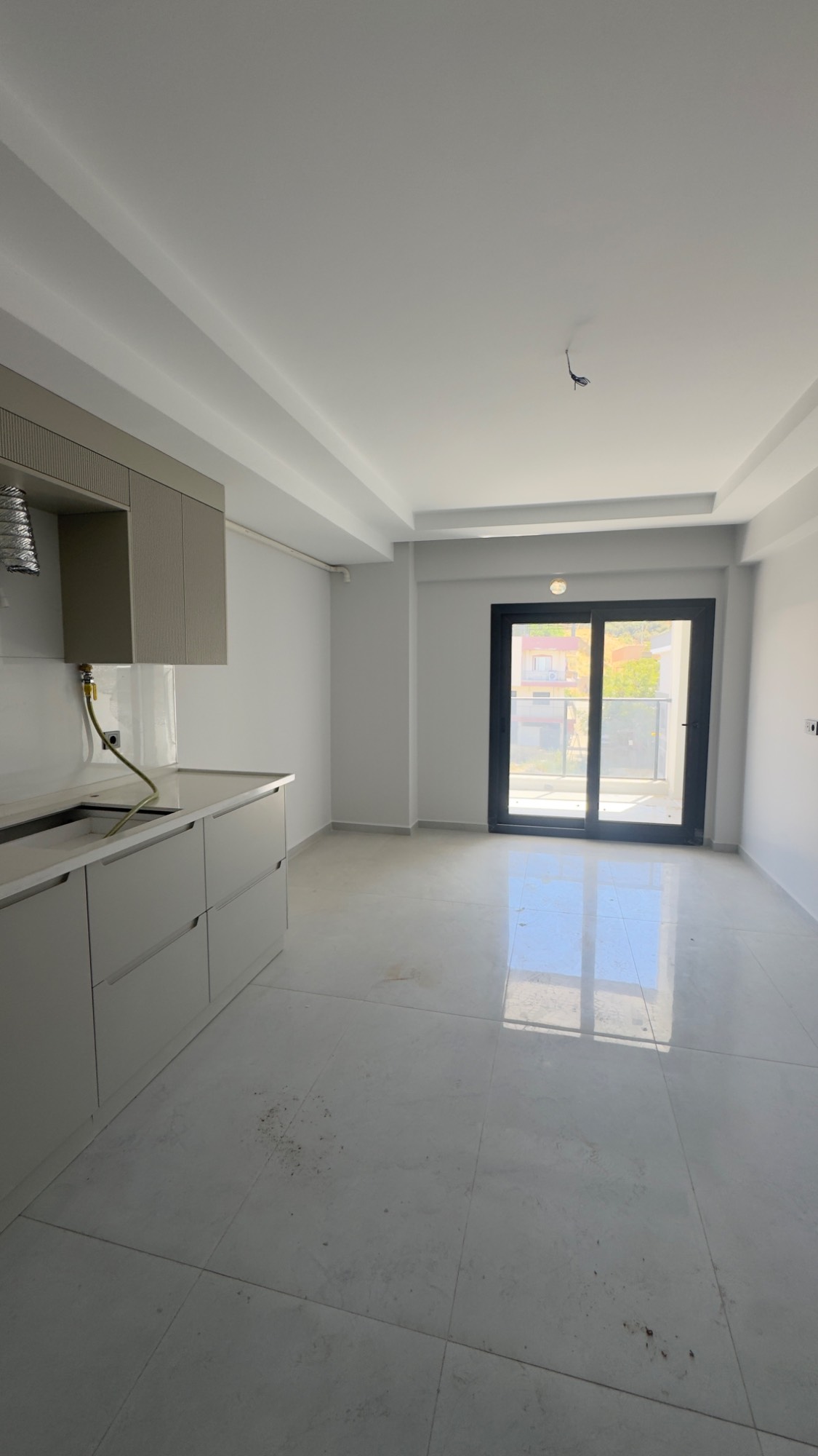 TURGUTLU ERGENEKON’DA ULTRA LÜKS İŞÇİLİKLE 3 + 1 DAİRE