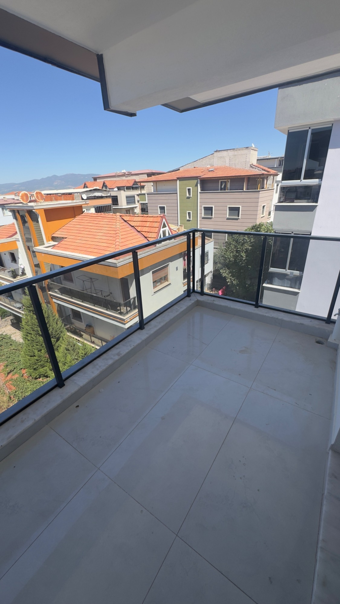 TURGUTLU ERGENEKON’DA ULTRA LÜKS İŞÇİLİKLE 3 + 1 DAİRE