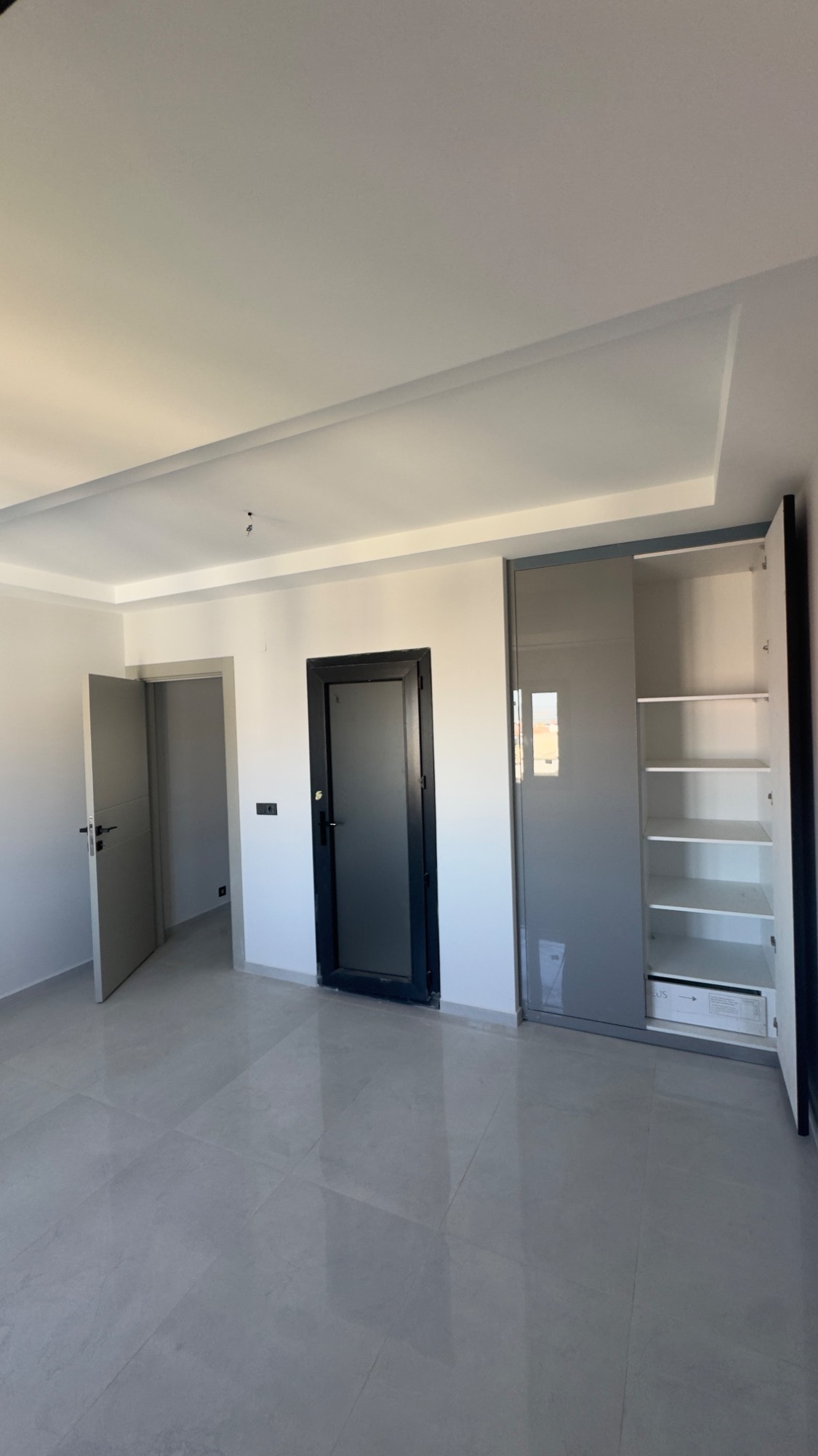 TURGUTLU ERGENEKON’DA ULTRA LÜKS İŞÇİLİKLE 3 + 1 DAİRE