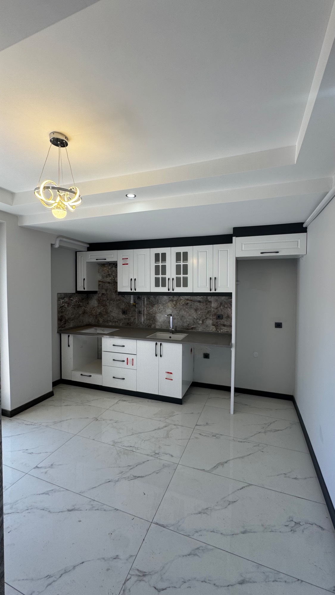 TURGUTLU ERGENEKON MAHALLESİ’NDE 130MT YERDEN ISITMALI  SATILIK DAİRE
