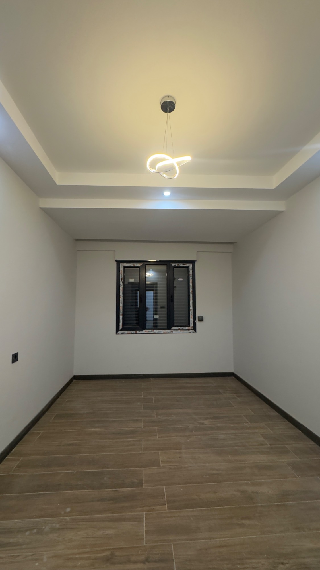TURGUTLU ERGENEKON MAHALLESİ’NDE 130MT YERDEN ISITMALI  SATILIK DAİRE