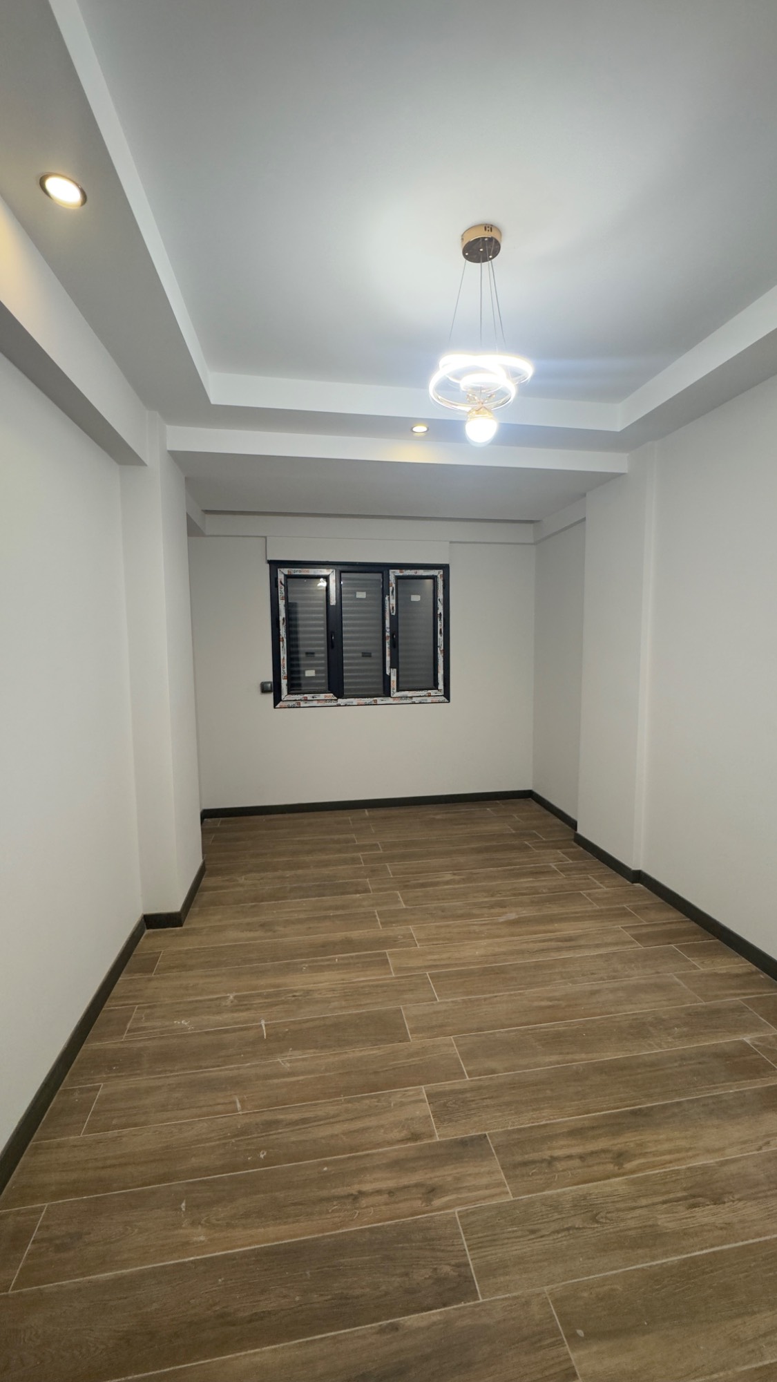 TURGUTLU ERGENEKON MAHALLESİ’NDE 130MT YERDEN ISITMALI  SATILIK DAİRE