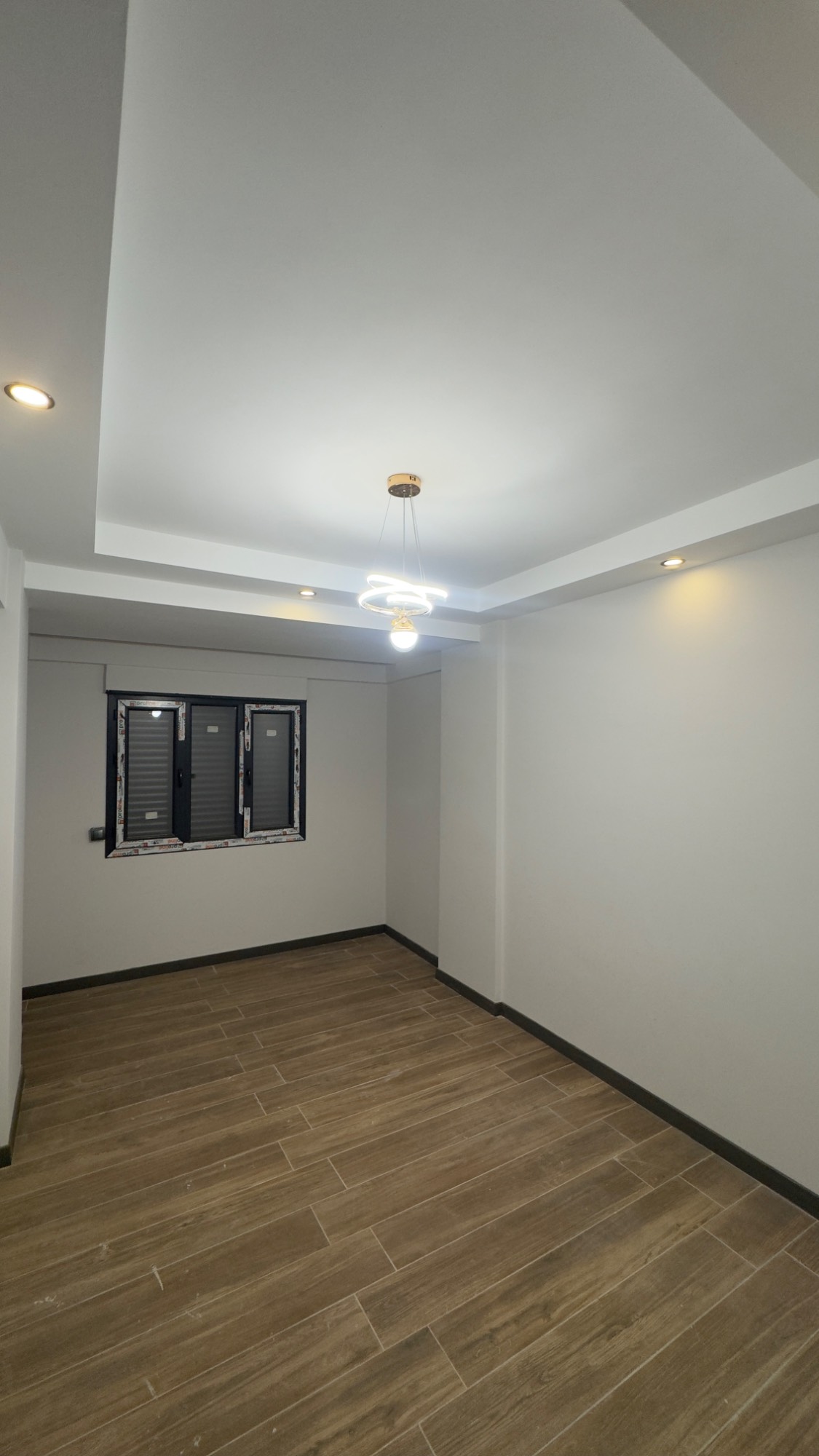 TURGUTLU ERGENEKON MAHALLESİ’NDE 130MT YERDEN ISITMALI  SATILIK DAİRE