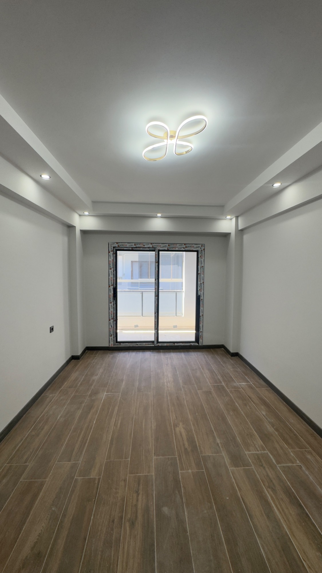 TURGUTLU ERGENEKON MAHALLESİ’NDE 130MT YERDEN ISITMALI  SATILIK DAİRE