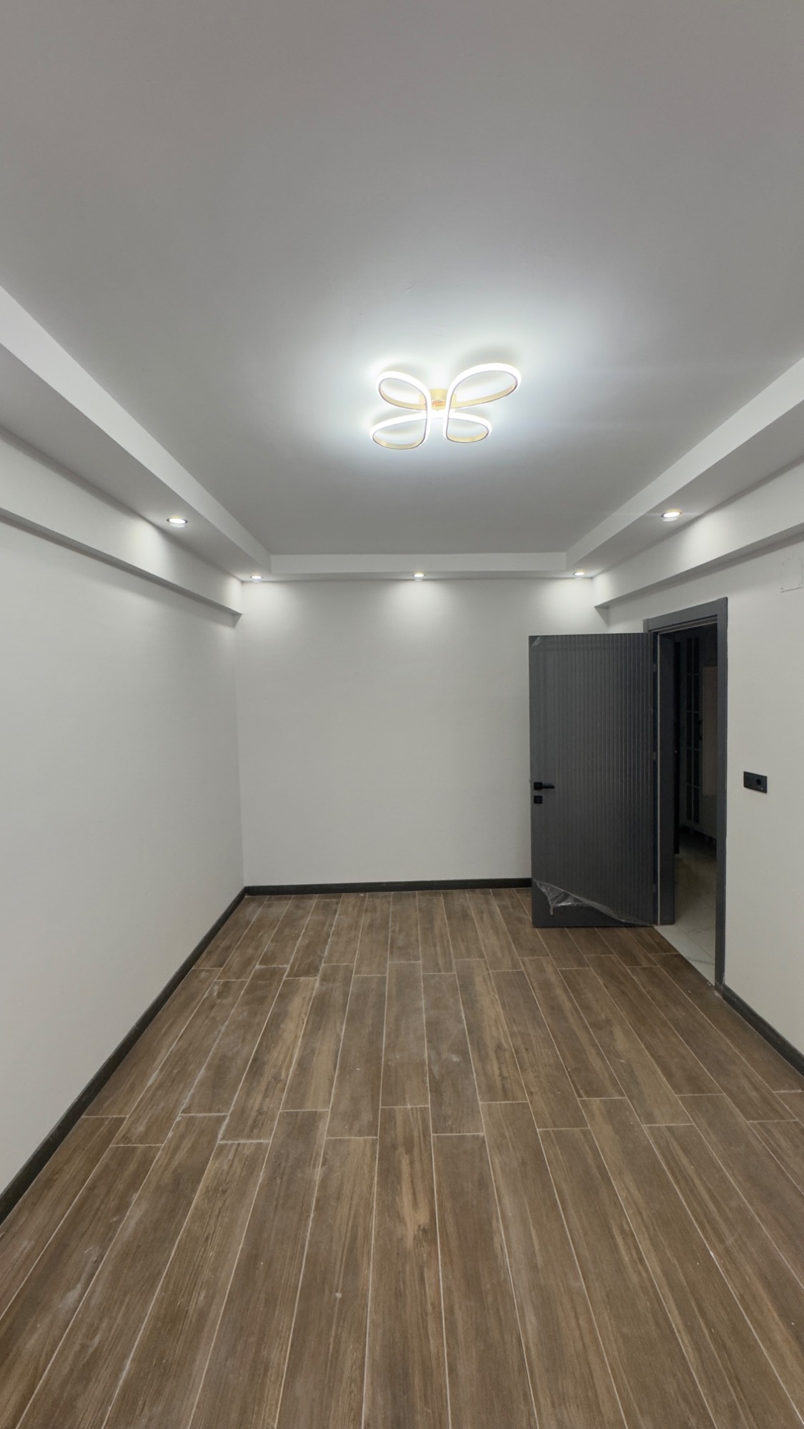 TURGUTLU ERGENEKON MAHALLESİ’NDE 130MT YERDEN ISITMALI  SATILIK DAİRE