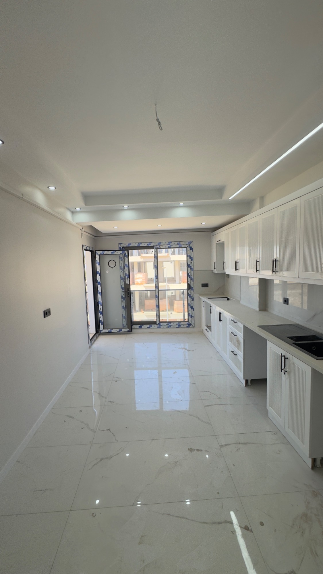 ERGENEKON MAHALLESİ’NDE GENİŞ 2 + 1 LÜKS DAİRE