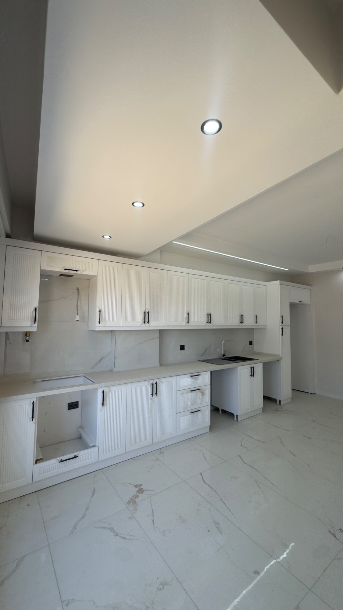 ERGENEKON MAHALLESİ’NDE GENİŞ 2 + 1 LÜKS DAİRE