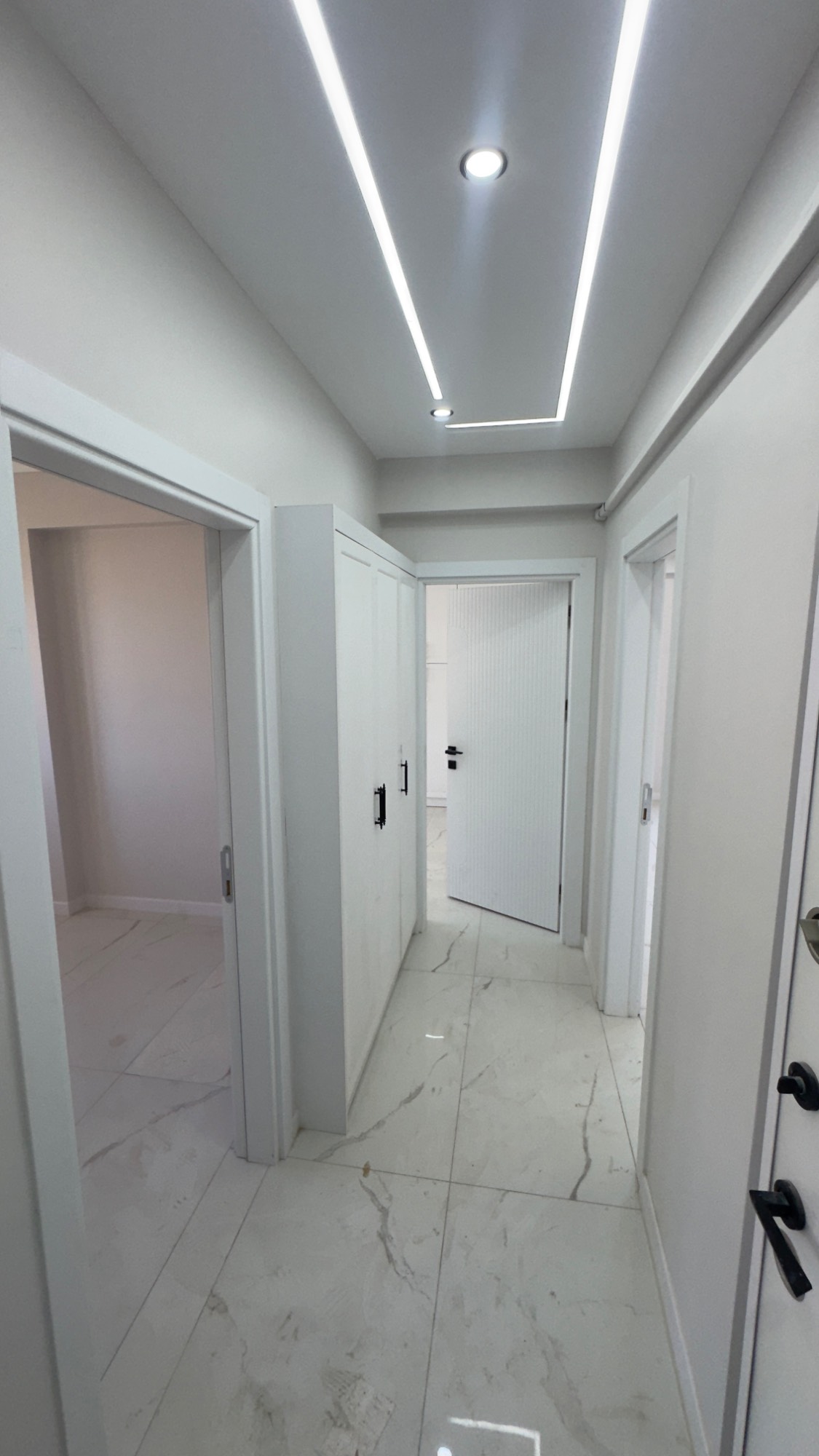 ERGENEKON MAHALLESİ’NDE GENİŞ 2 + 1 LÜKS DAİRE