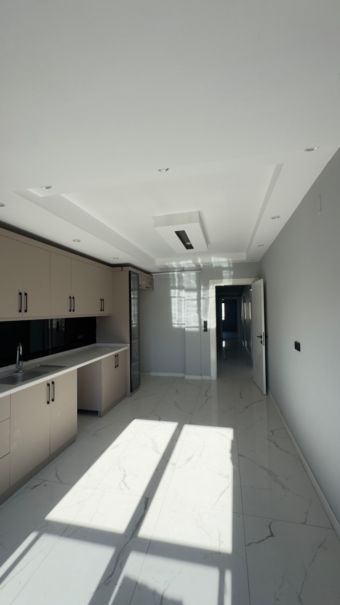 TURGUTLU ERGENEKON MAHALLESİ MERKEZİ KONUMDA LÜKS 3 + 1 DAİRE