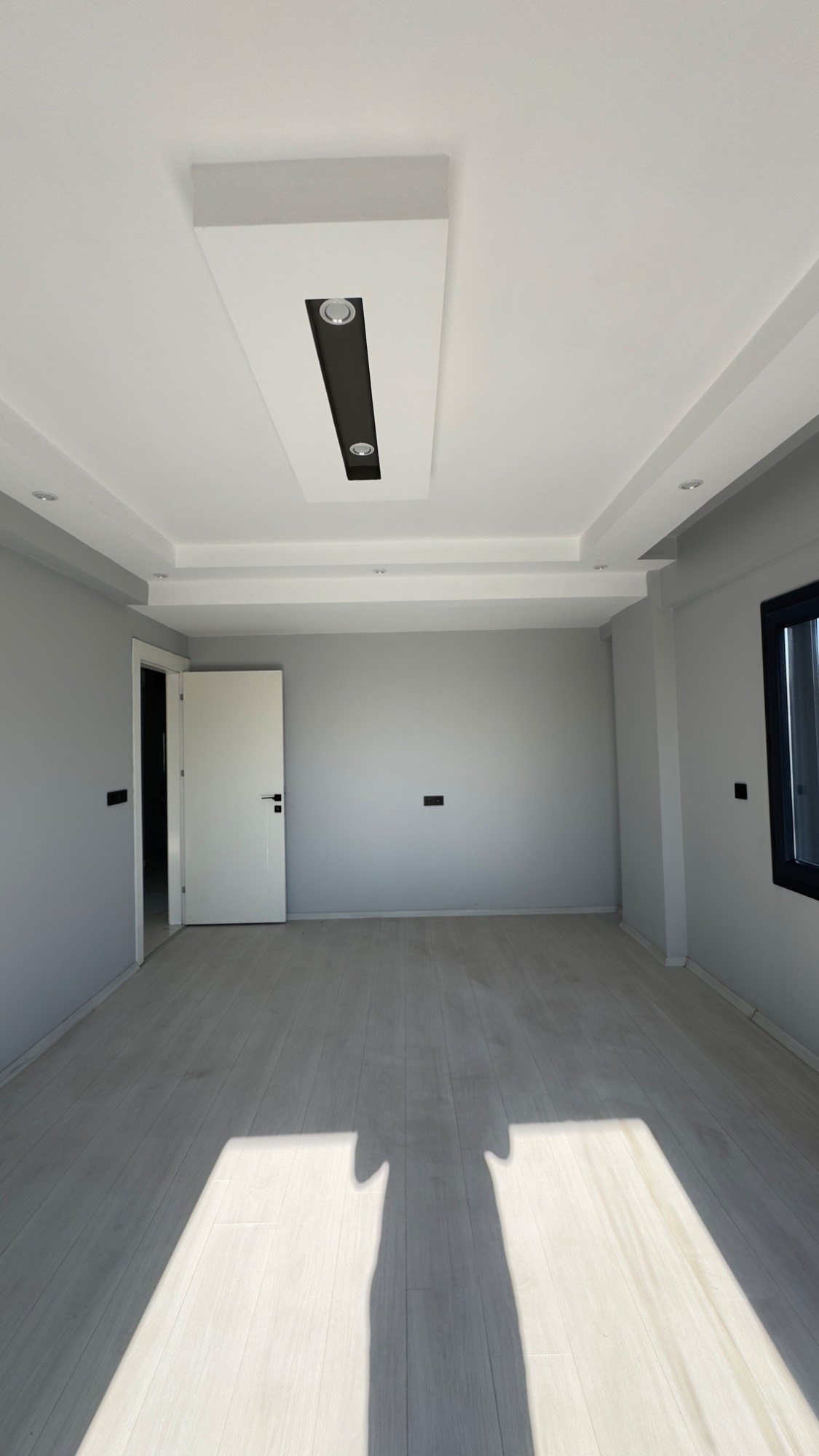 TURGUTLU ERGENEKON MAHALLESİ MERKEZİ KONUMDA LÜKS 3 + 1 DAİRE