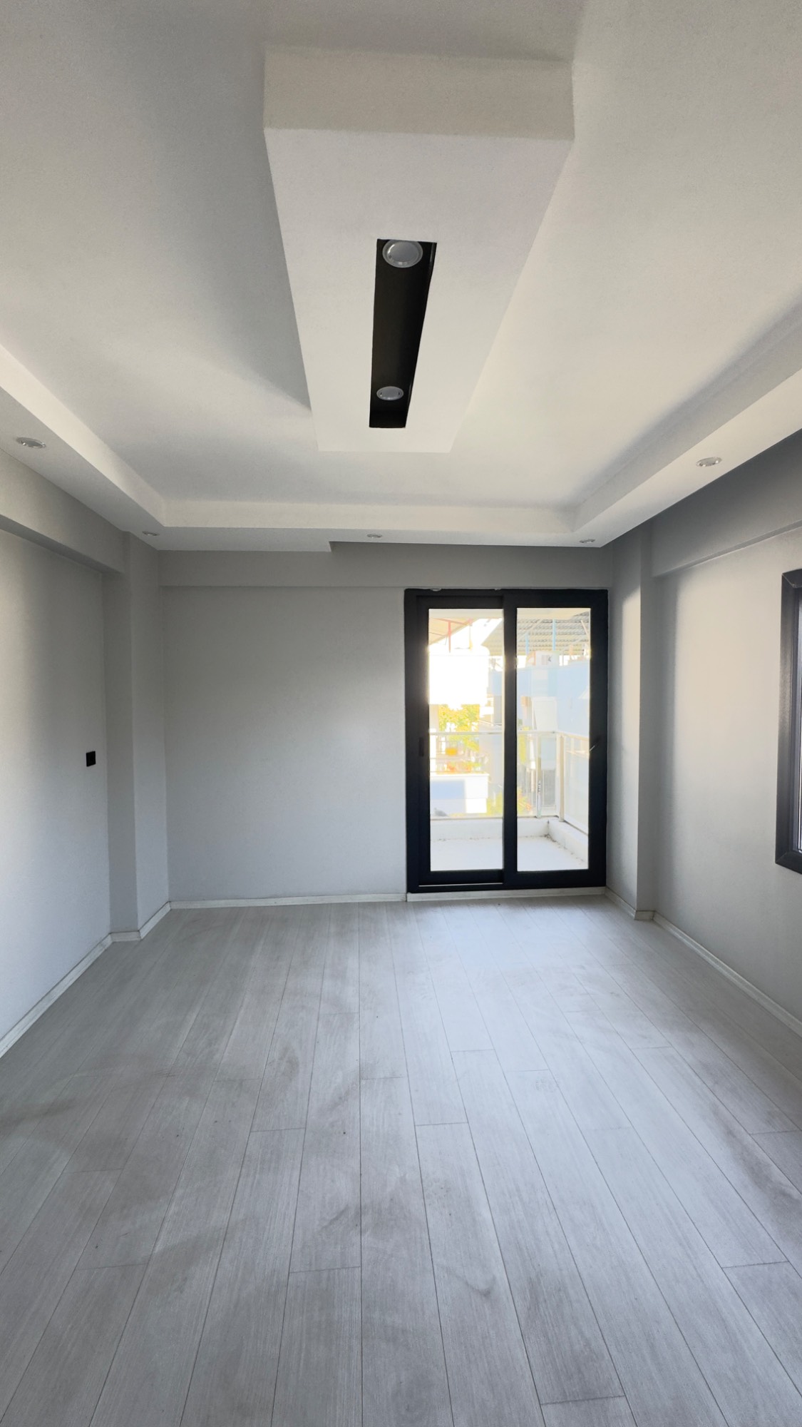 TURGUTLU ERGENEKON MAHALLESİ MERKEZİ KONUMDA LÜKS 3 + 1 DAİRE
