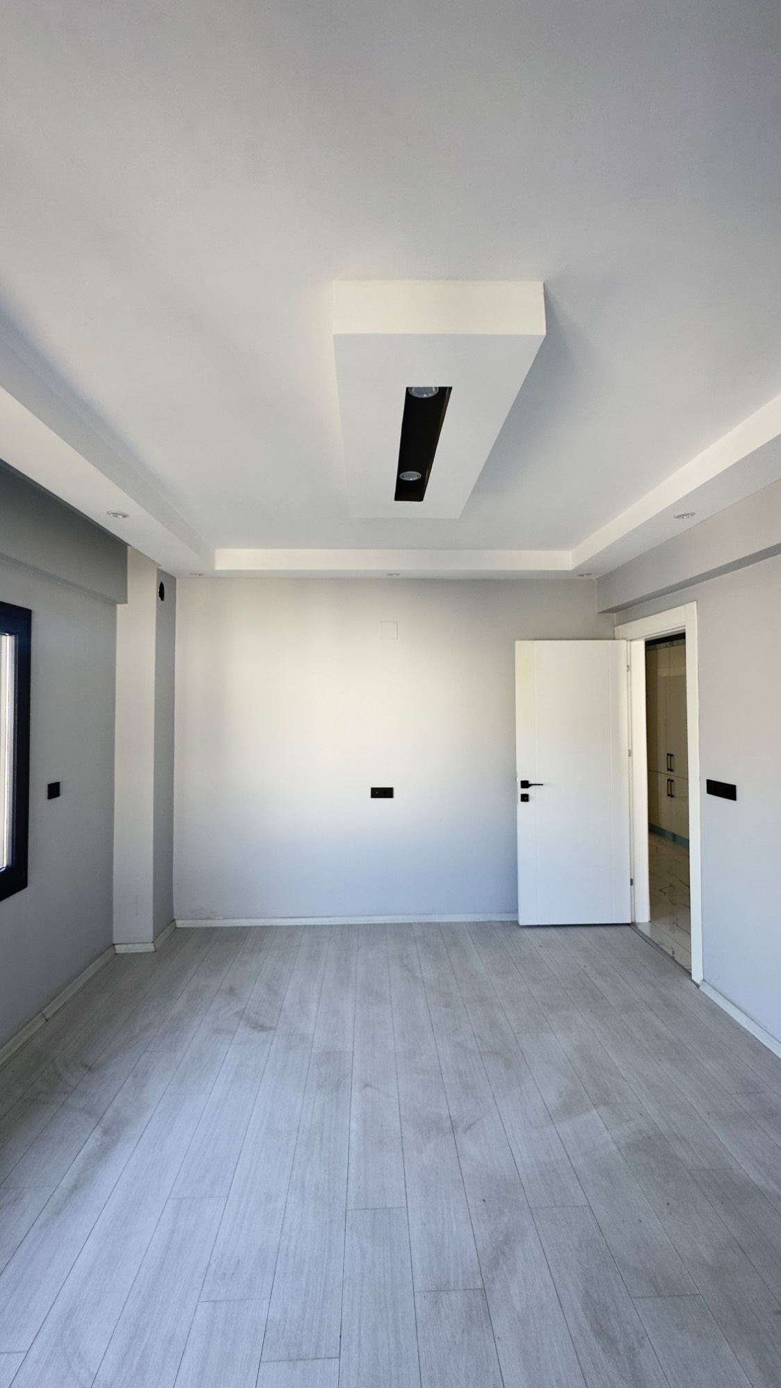 TURGUTLU ERGENEKON MAHALLESİ MERKEZİ KONUMDA LÜKS 3 + 1 DAİRE