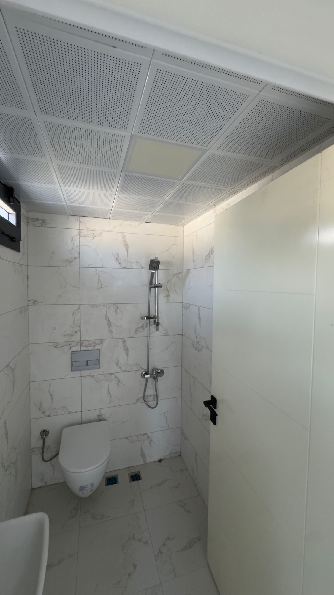 TURGUTLU ERGENEKON MAHALLESİ MERKEZİ KONUMDA LÜKS 3 + 1 DAİRE
