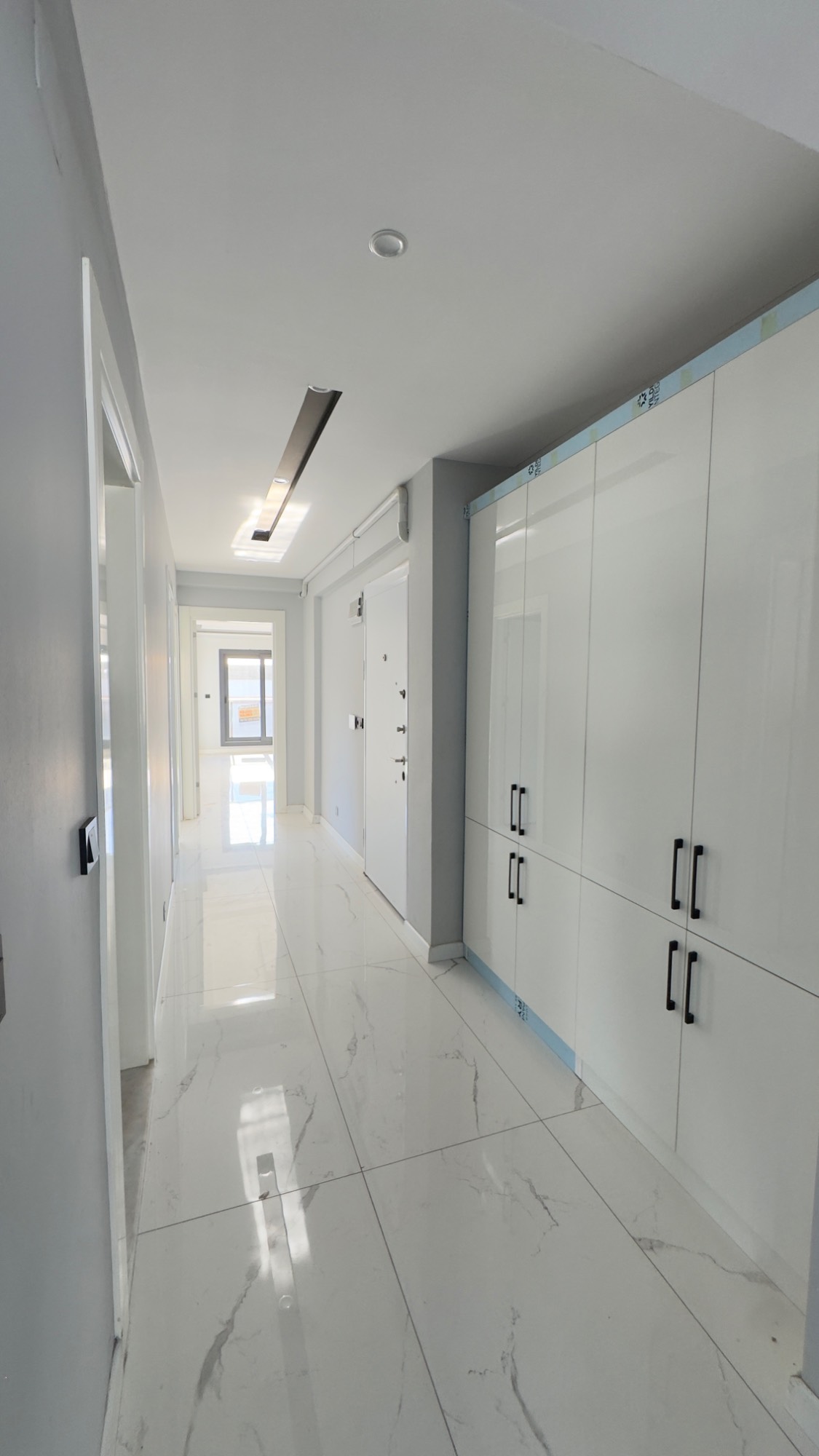 TURGUTLU ERGENEKON MAHALLESİ MERKEZİ KONUMDA LÜKS 3 + 1 DAİRE
