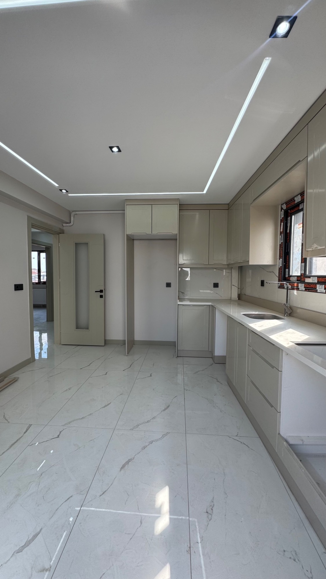 TURGUTLU ŞEHİTLER MAHALLESİ KARAAĞAÇ YOLU 2 + 1 SATILIK DAİRE