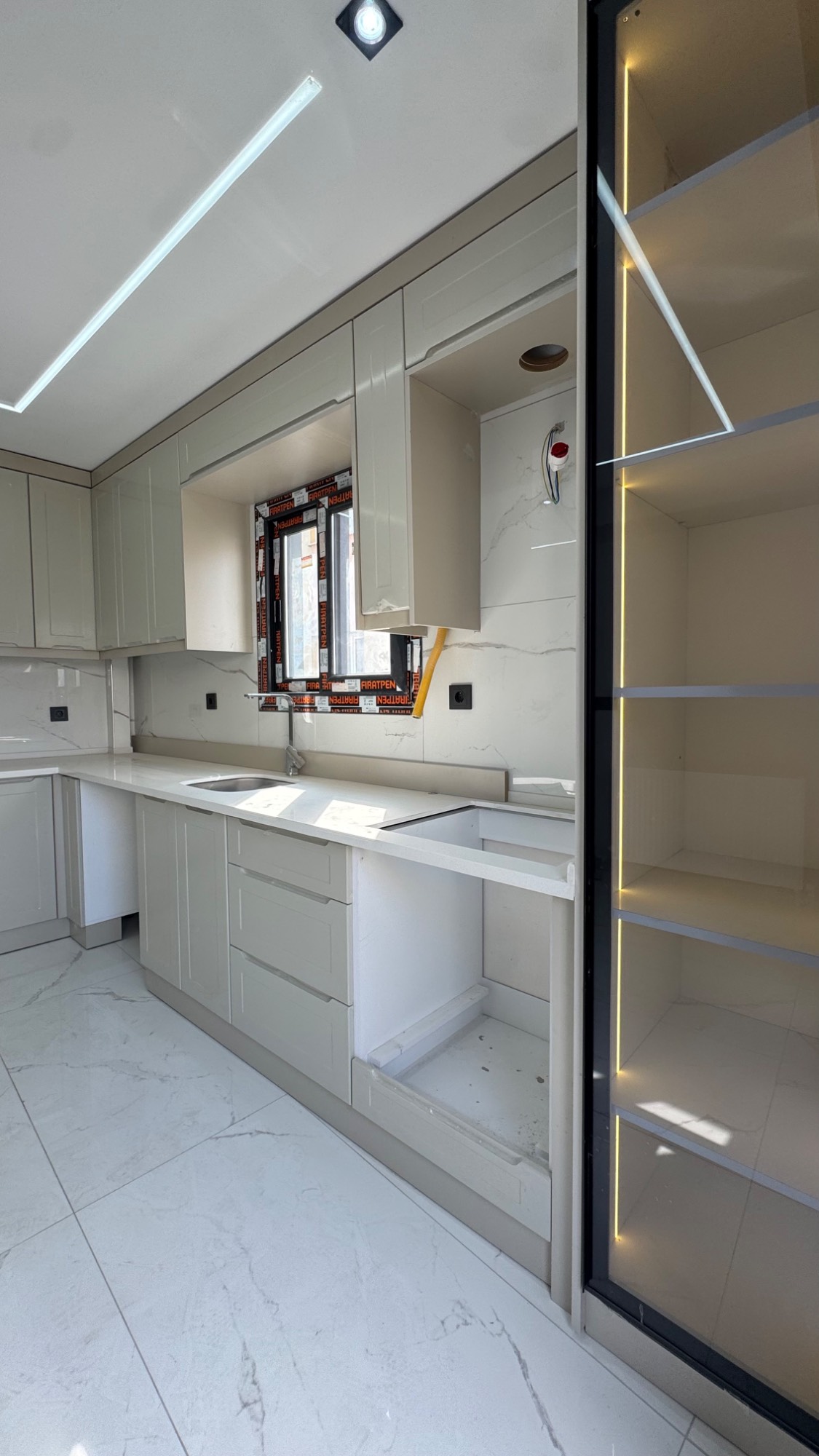 TURGUTLU ŞEHİTLER MAHALLESİ KARAAĞAÇ YOLU 2 + 1 SATILIK DAİRE