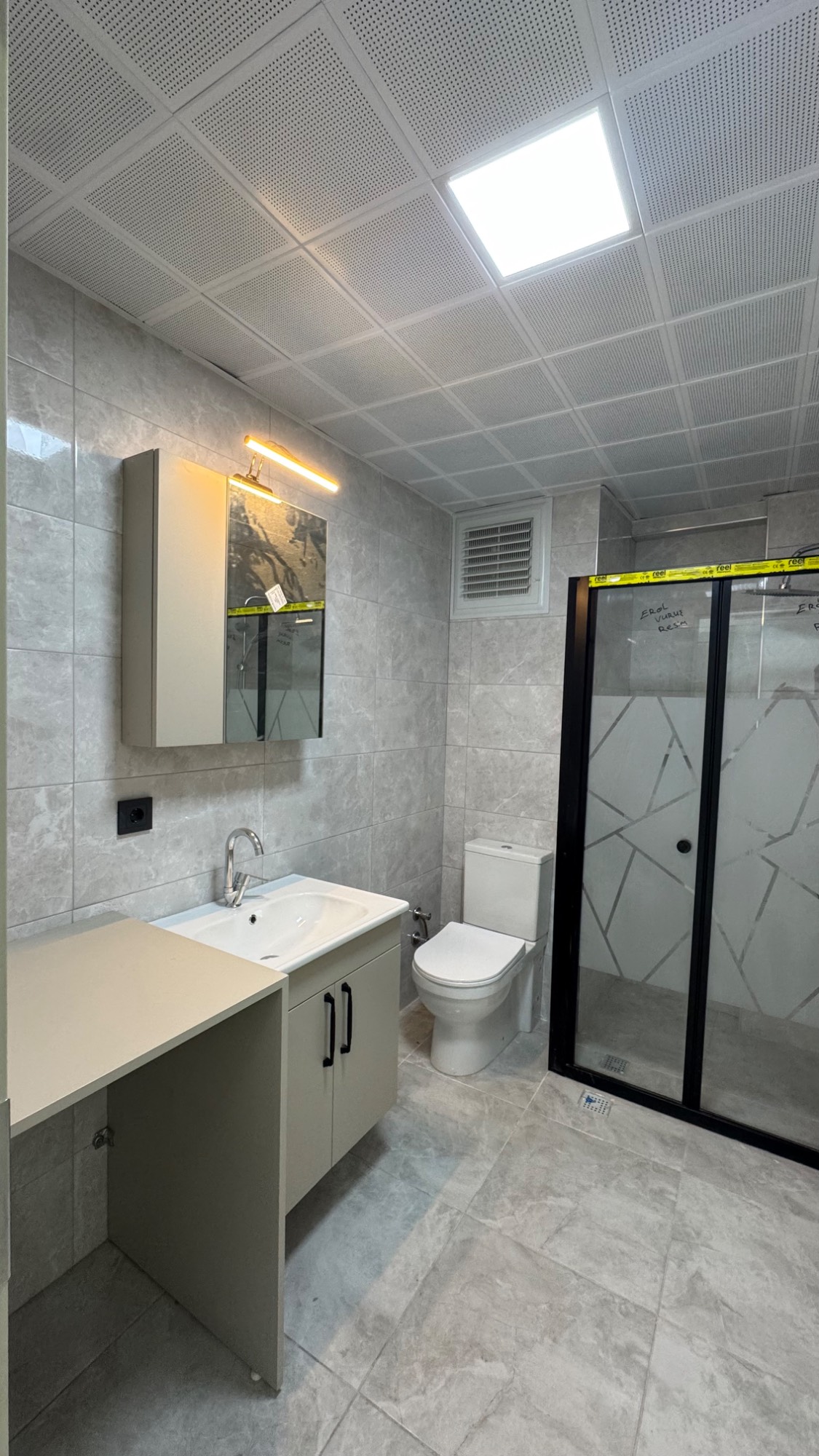 TURGUTLU ŞEHİTLER MAHALLESİ KARAAĞAÇ YOLU 2 + 1 SATILIK DAİRE