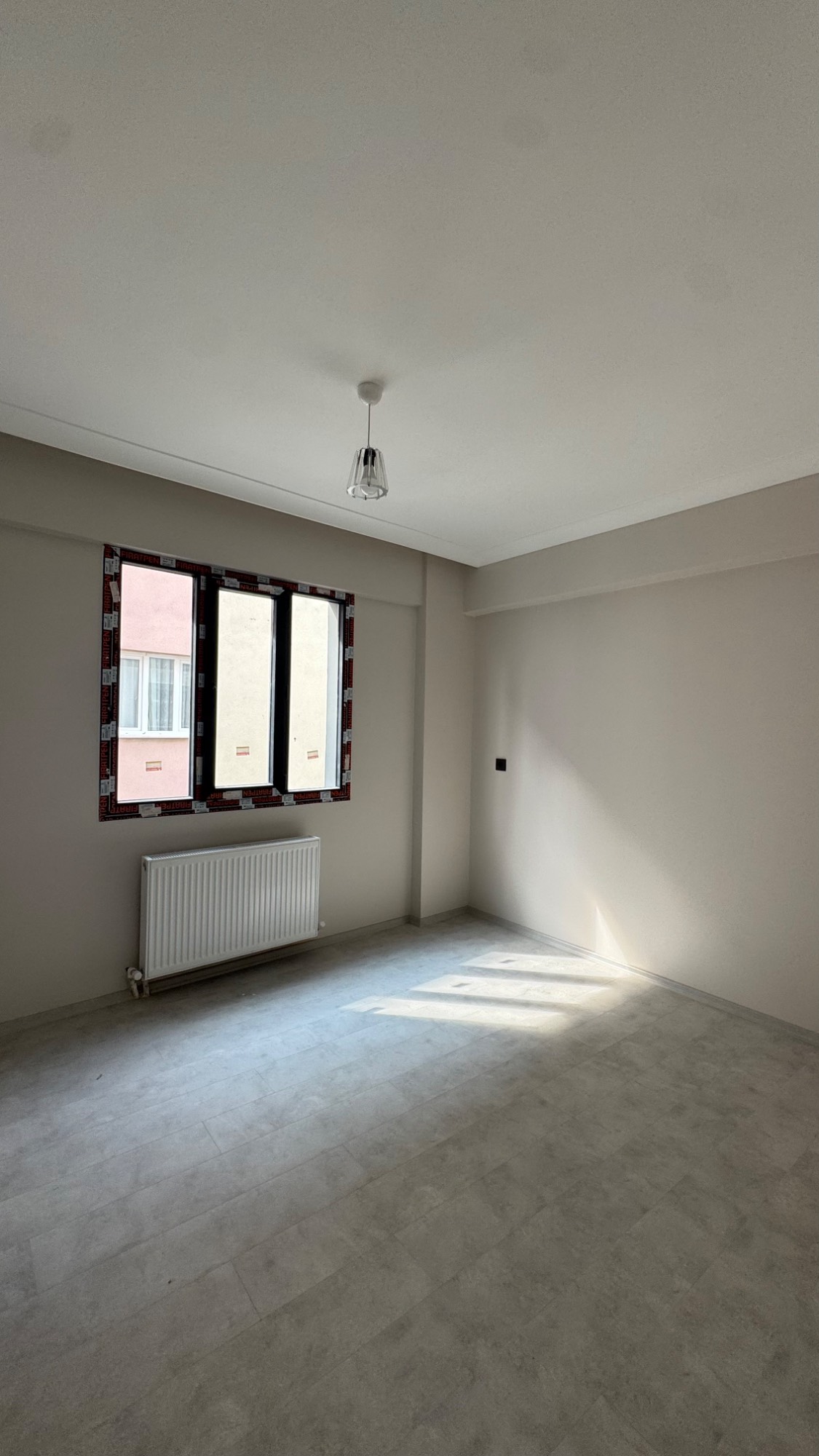 TURGUTLU ŞEHİTLER MAHALLESİ KARAAĞAÇ YOLU 2 + 1 SATILIK DAİRE