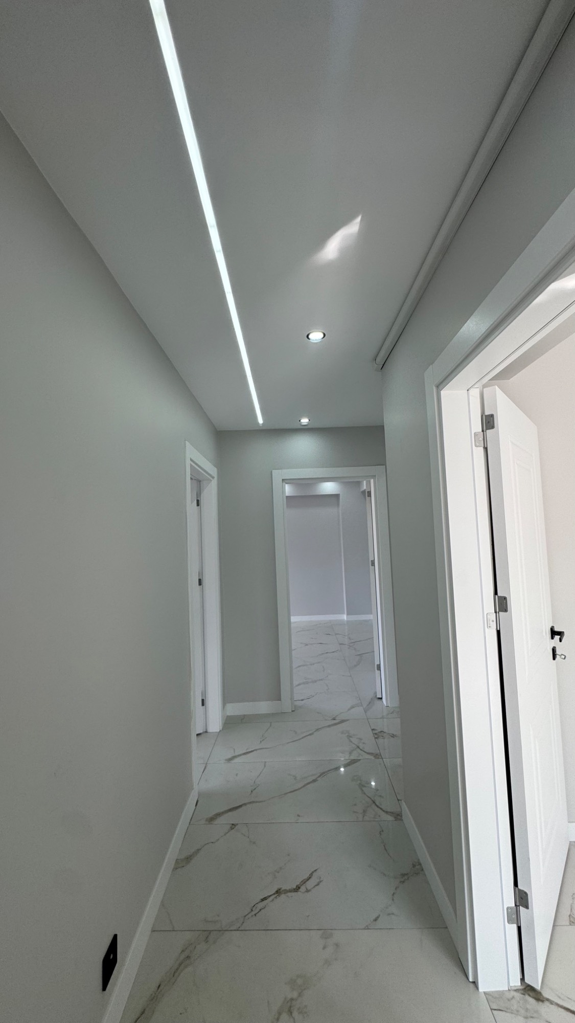 TURGUTLU ŞEHİTLER MAHALLESİ’NDE KARAAĞAÇ YOLUNDA 135 MT ASANSÖRLÜ 3 + 1 DAİRE