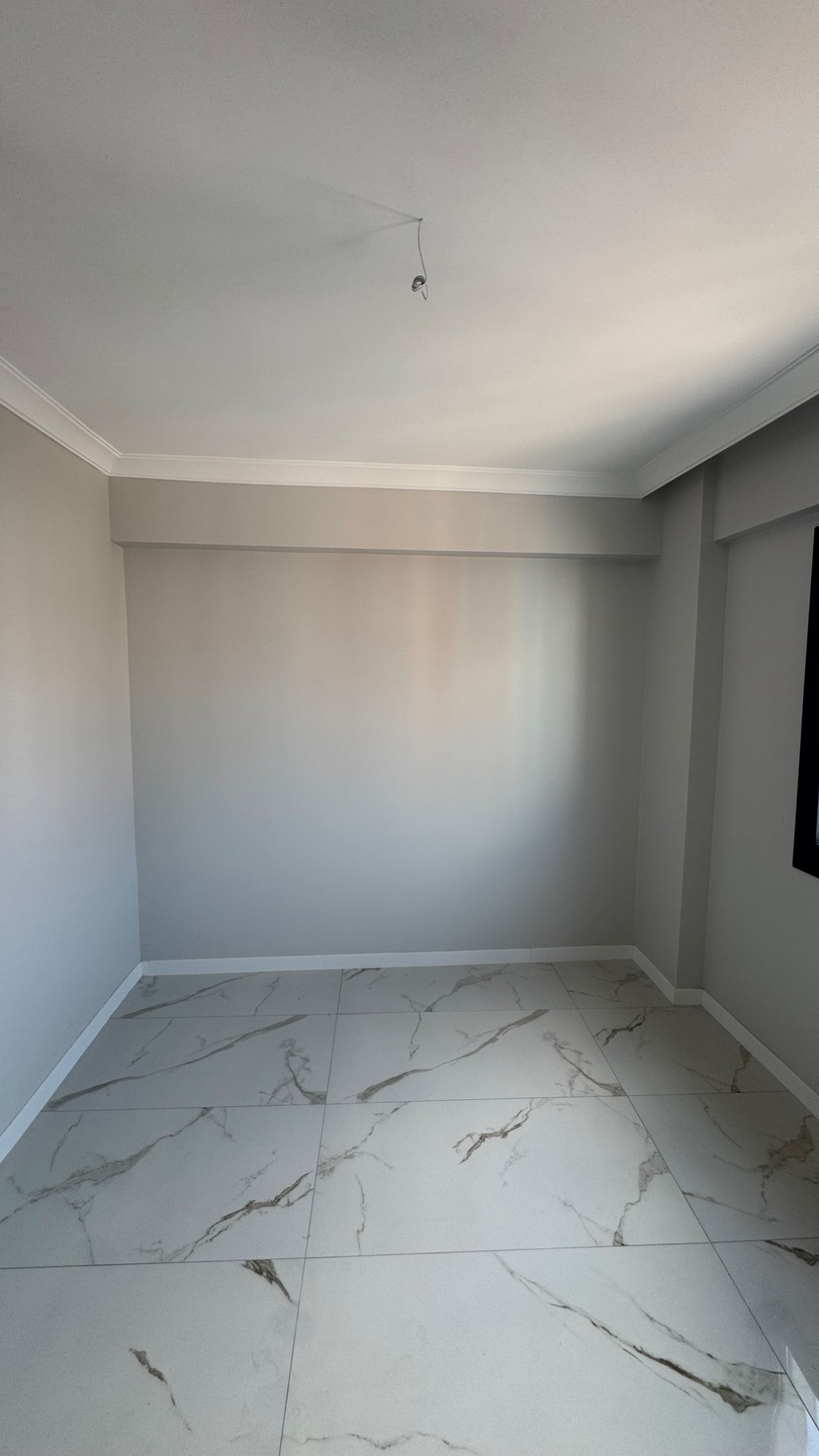 TURGUTLU ŞEHİTLER MAHALLESİ’NDE KARAAĞAÇ YOLUNDA 135 MT ASANSÖRLÜ 3 + 1 DAİRE