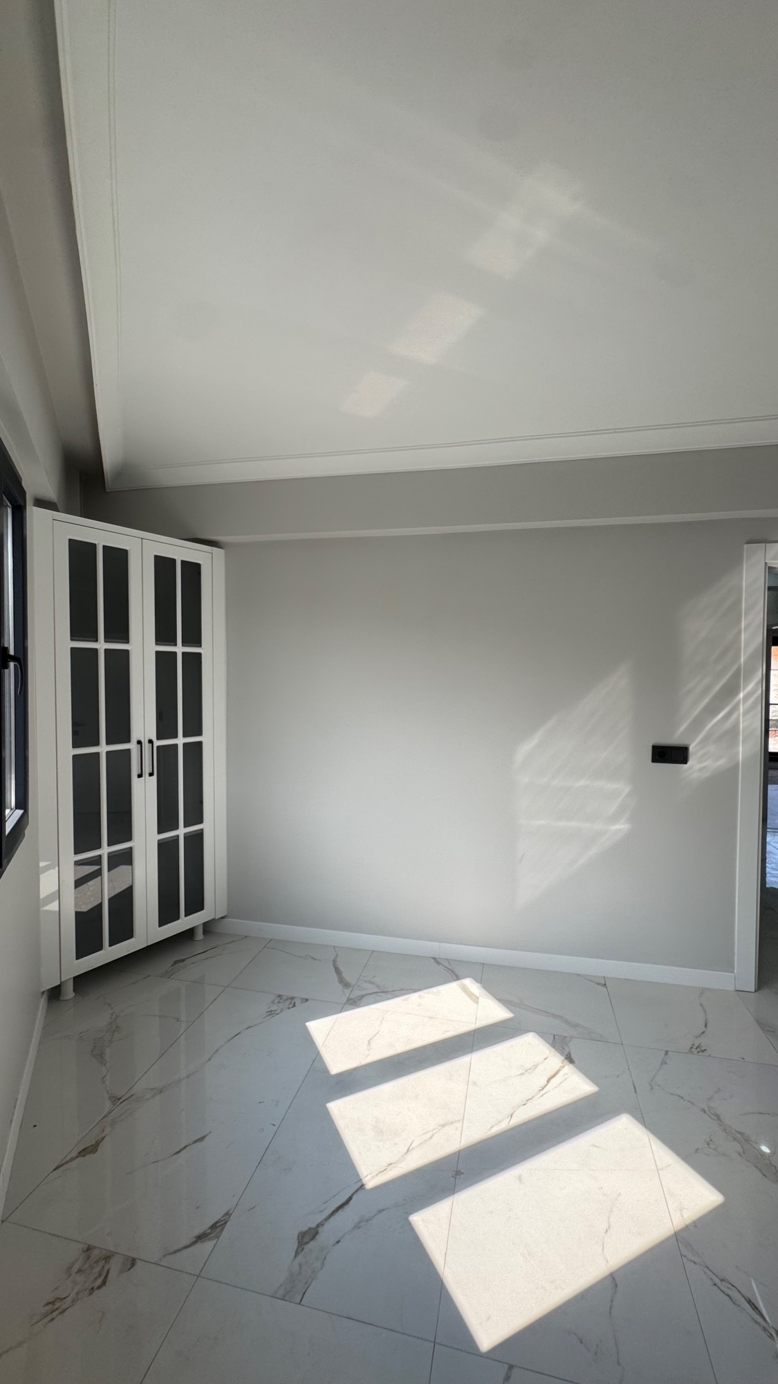 TURGUTLU ŞEHİTLER MAHALLESİ’NDE KARAAĞAÇ YOLUNDA 135 MT ASANSÖRLÜ 3 + 1 DAİRE