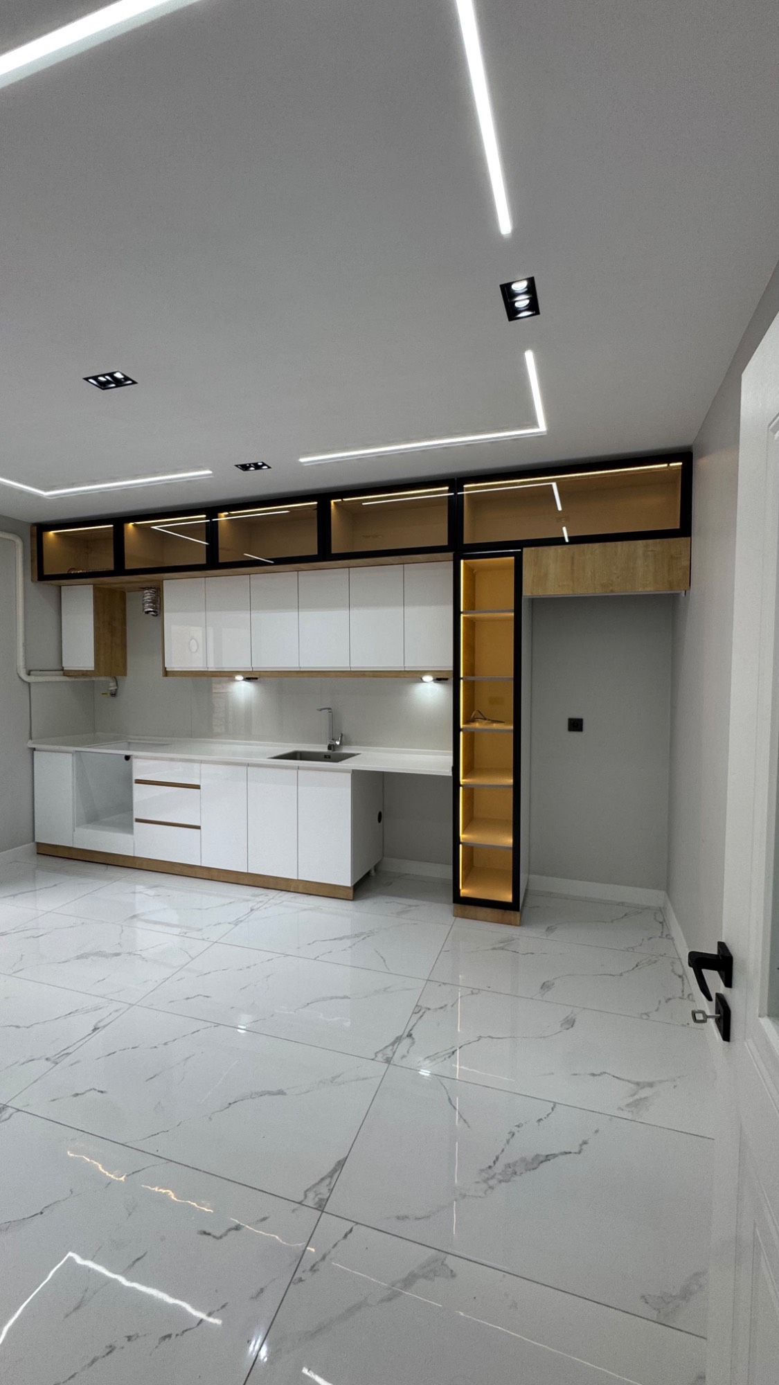 MANİSA TURGUTLU CUMHURİYET MAHALLESİ’NDE ASANSÖRLÜ OTOPARKLI 3 + 1 DAİRE