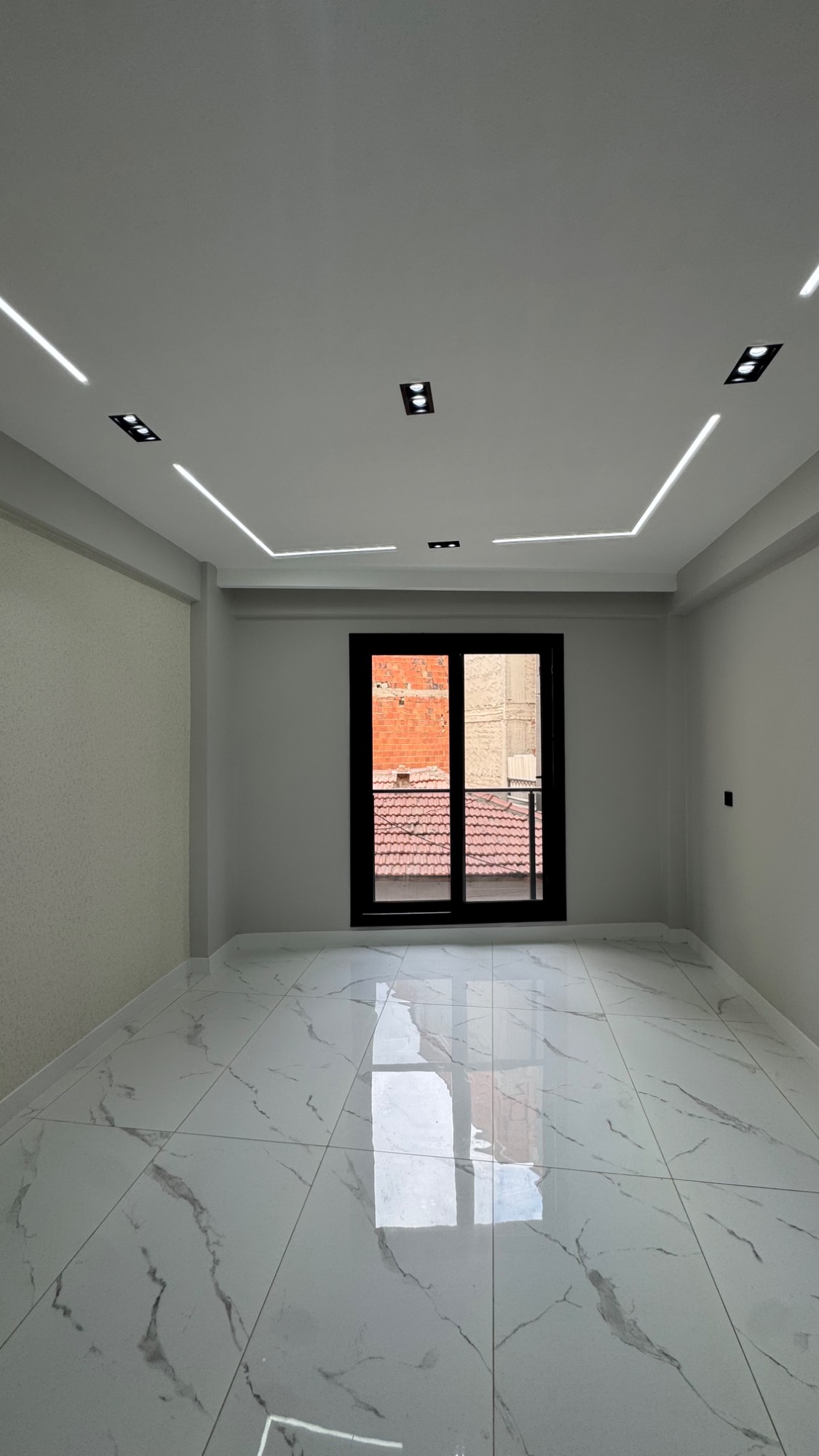 MANİSA TURGUTLU CUMHURİYET MAHALLESİ’NDE ASANSÖRLÜ OTOPARKLI 3 + 1 DAİRE