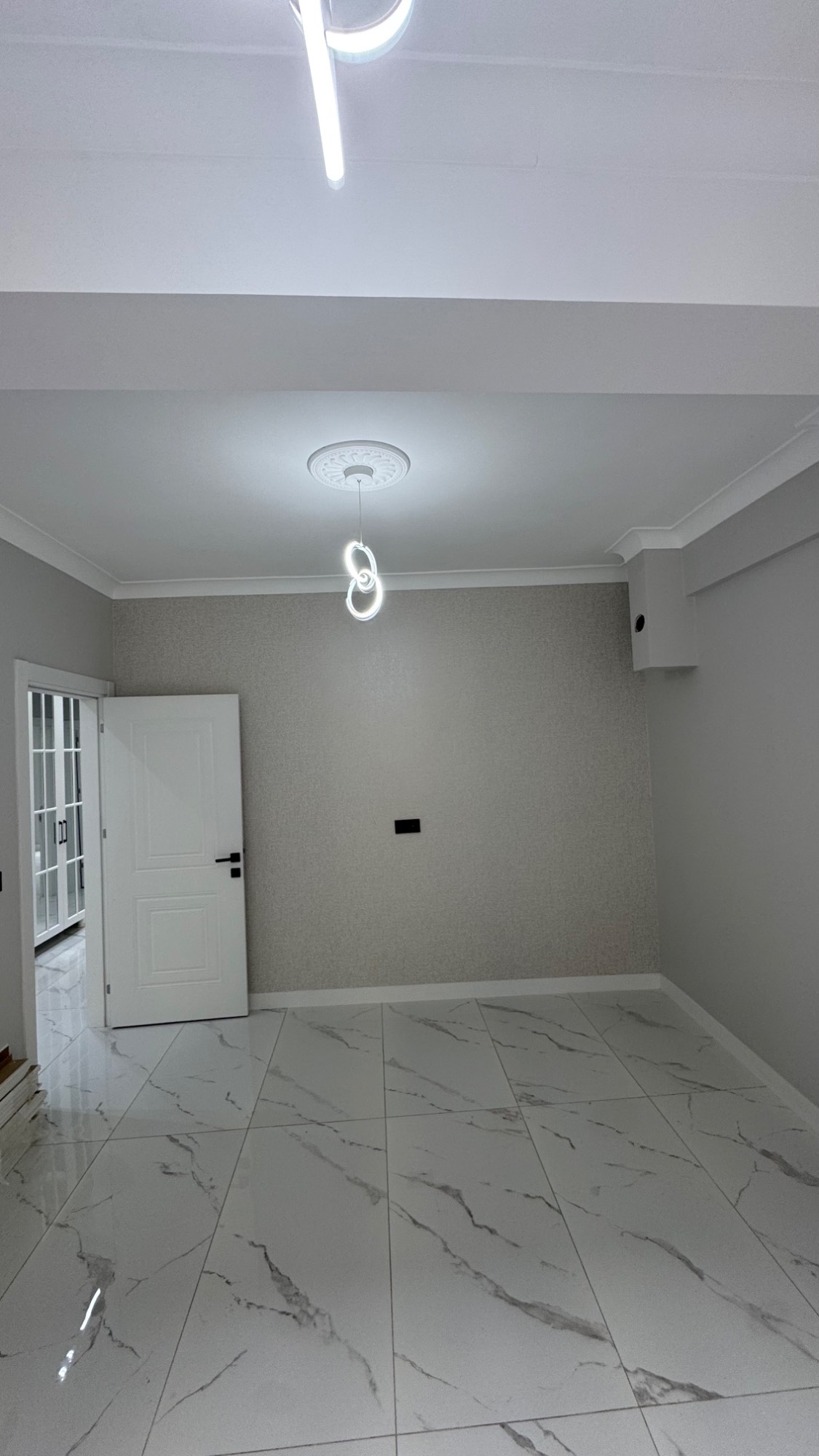 MANİSA TURGUTLU CUMHURİYET MAHALLESİ’NDE ASANSÖRLÜ OTOPARKLI 3 + 1 DAİRE