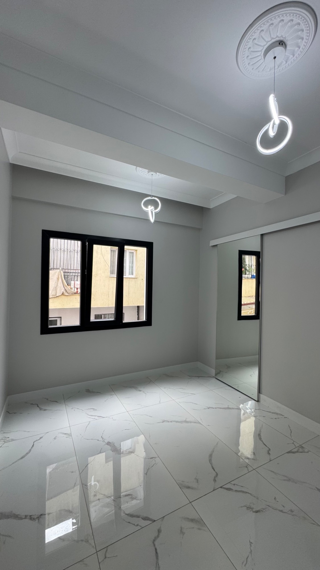 MANİSA TURGUTLU CUMHURİYET MAHALLESİ’NDE ASANSÖRLÜ OTOPARKLI 3 + 1 DAİRE