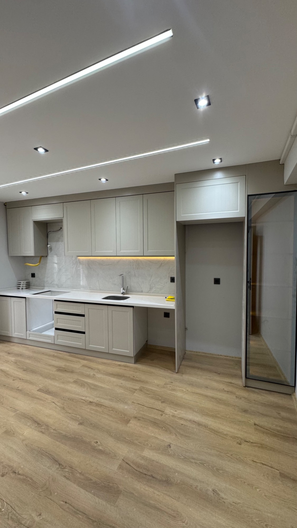 MANİSA TURGUTLU SELVİ TEPE MAHALLESİ GENİŞ 2 + 1 SATILIK DAİRE