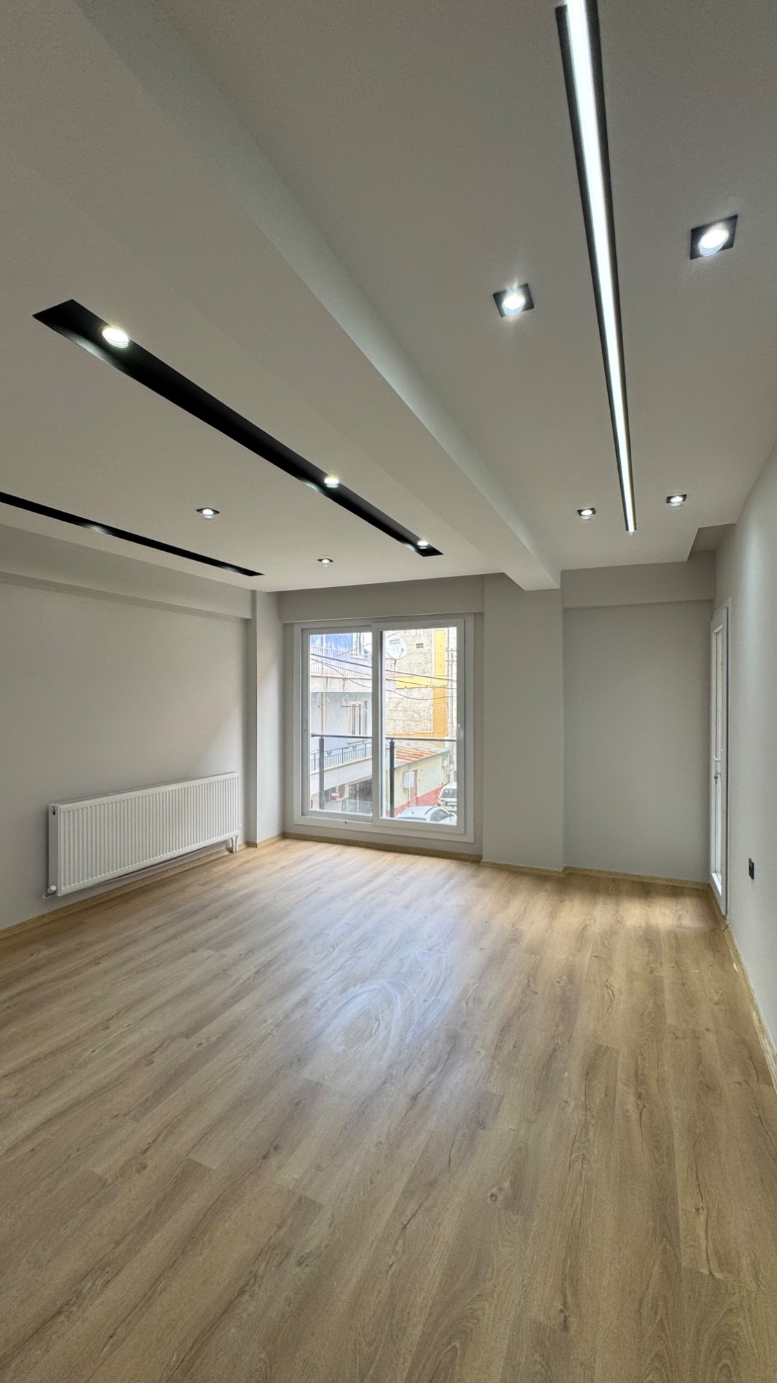 MANİSA TURGUTLU SELVİ TEPE MAHALLESİ GENİŞ 2 + 1 SATILIK DAİRE