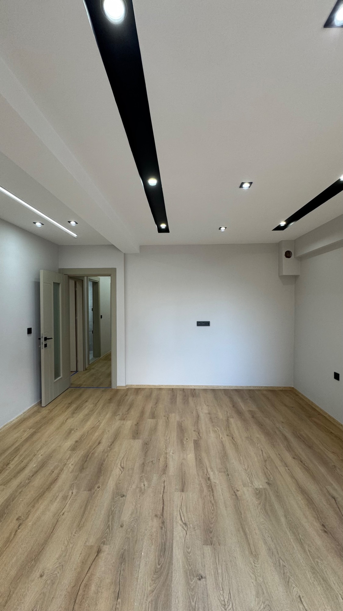 MANİSA TURGUTLU SELVİ TEPE MAHALLESİ GENİŞ 2 + 1 SATILIK DAİRE