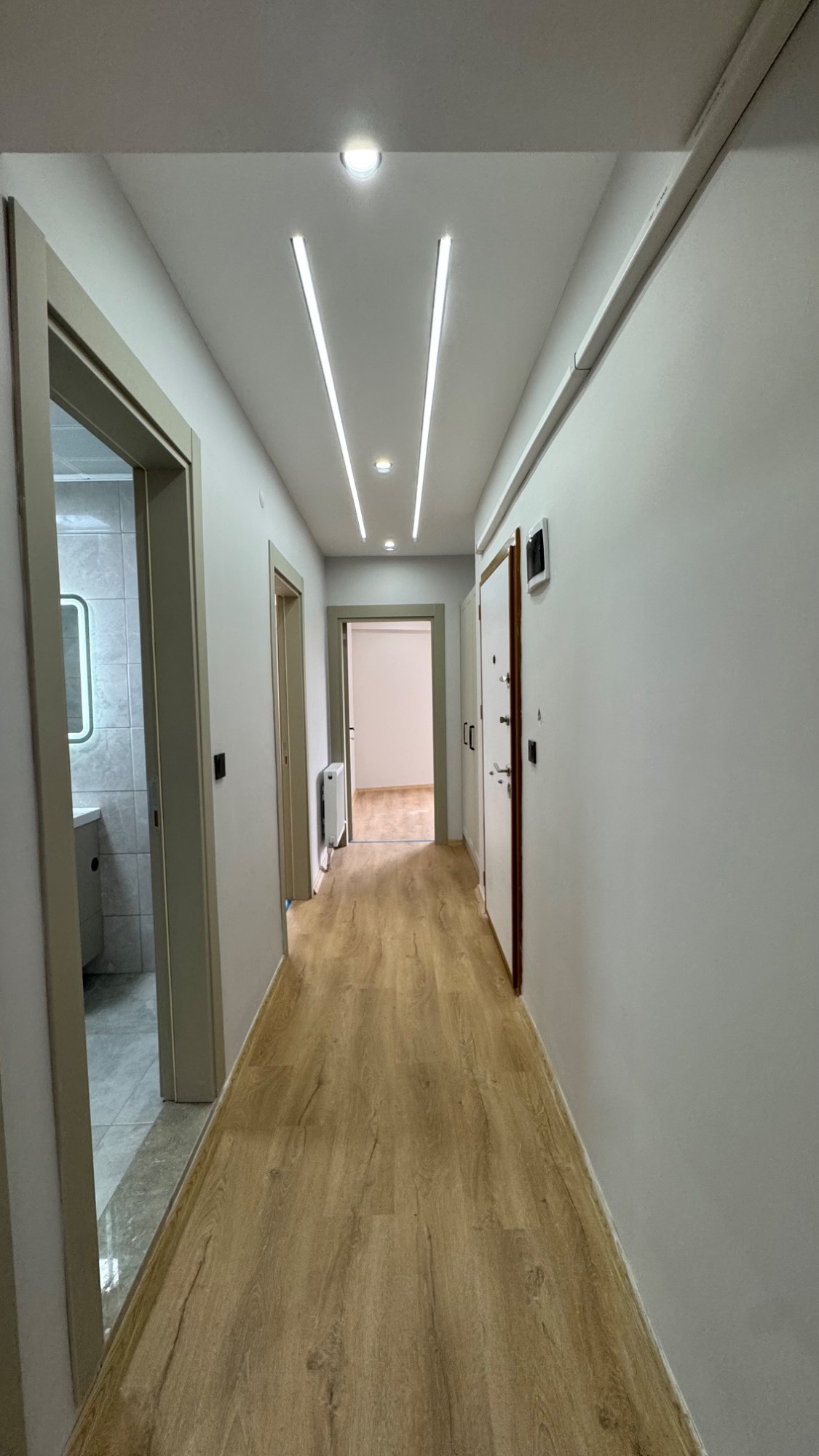 MANİSA TURGUTLU SELVİ TEPE MAHALLESİ GENİŞ 2 + 1 SATILIK DAİRE