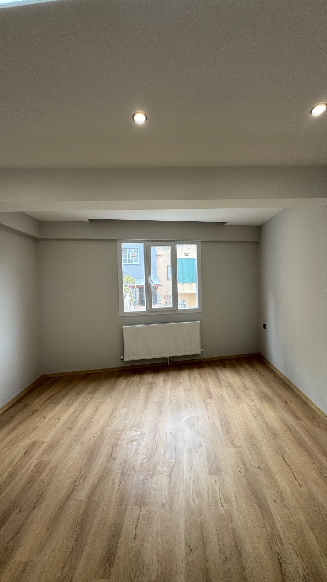 MANİSA TURGUTLU SELVİ TEPE MAHALLESİ GENİŞ 2 + 1 SATILIK DAİRE