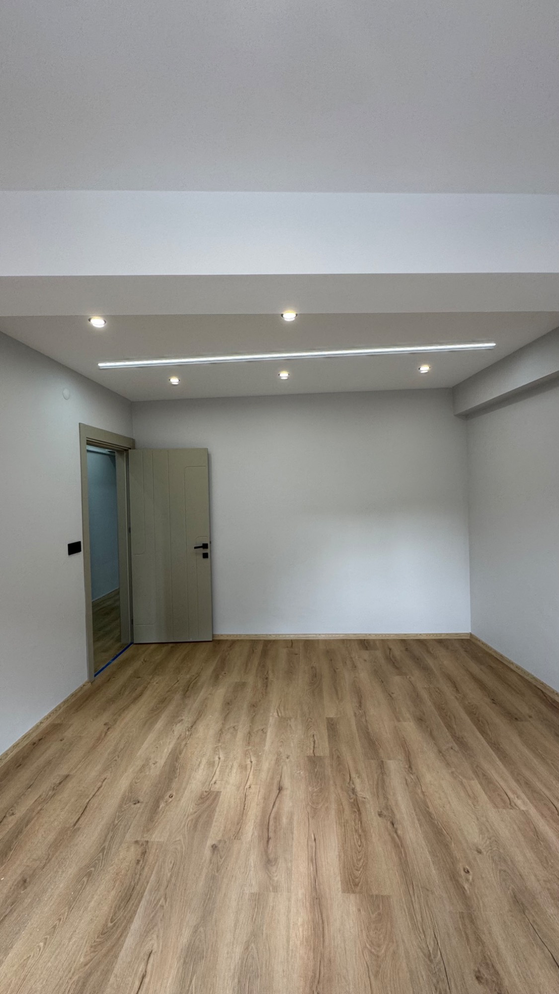 MANİSA TURGUTLU SELVİ TEPE MAHALLESİ GENİŞ 2 + 1 SATILIK DAİRE
