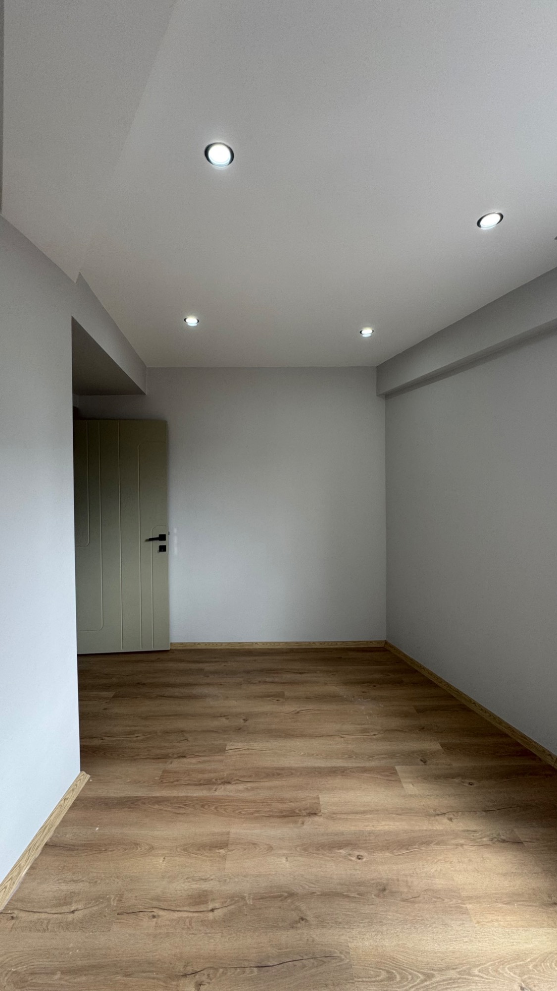 MANİSA TURGUTLU SELVİ TEPE MAHALLESİ GENİŞ 2 + 1 SATILIK DAİRE