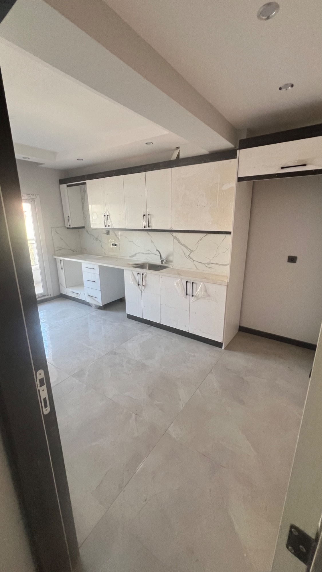 TURGUTLU 7 EYLÜL MAH 3+1  135 M2 DOĞALGAZLI