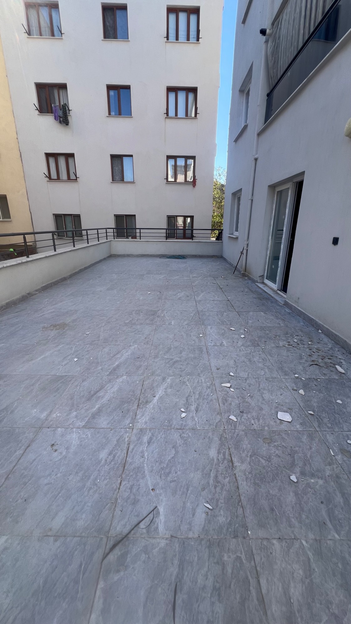 TURGUTLU KERVANYOLU YAKINI 110 M2 TERASLI 2+1 DAİRE