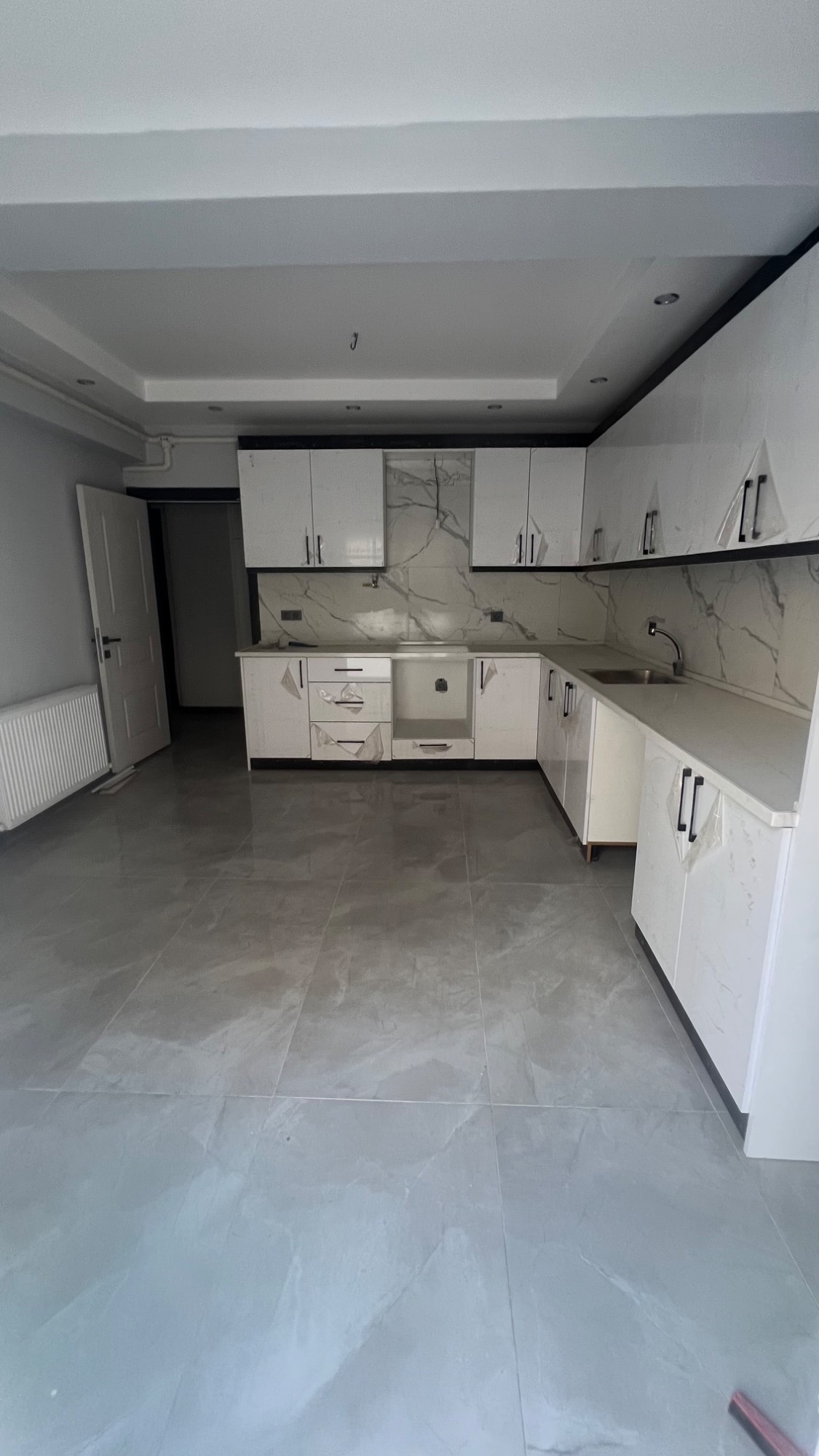 TURGUTLU KERVANYOLU YAKINI 110 M2 TERASLI 2+1 DAİRE