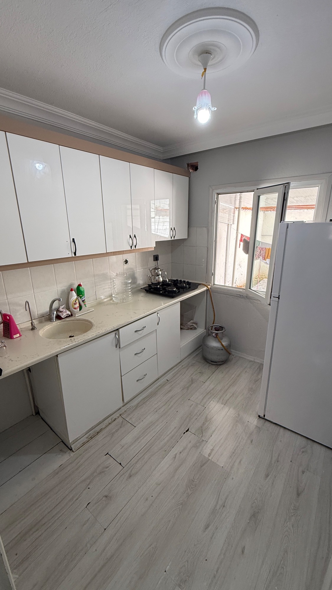 TURGUTLU ALTAY MEYDANI YAKINI LÜKS ZEMİN 2+1 FIRSAT FİYATLI SATILIK DAİRE