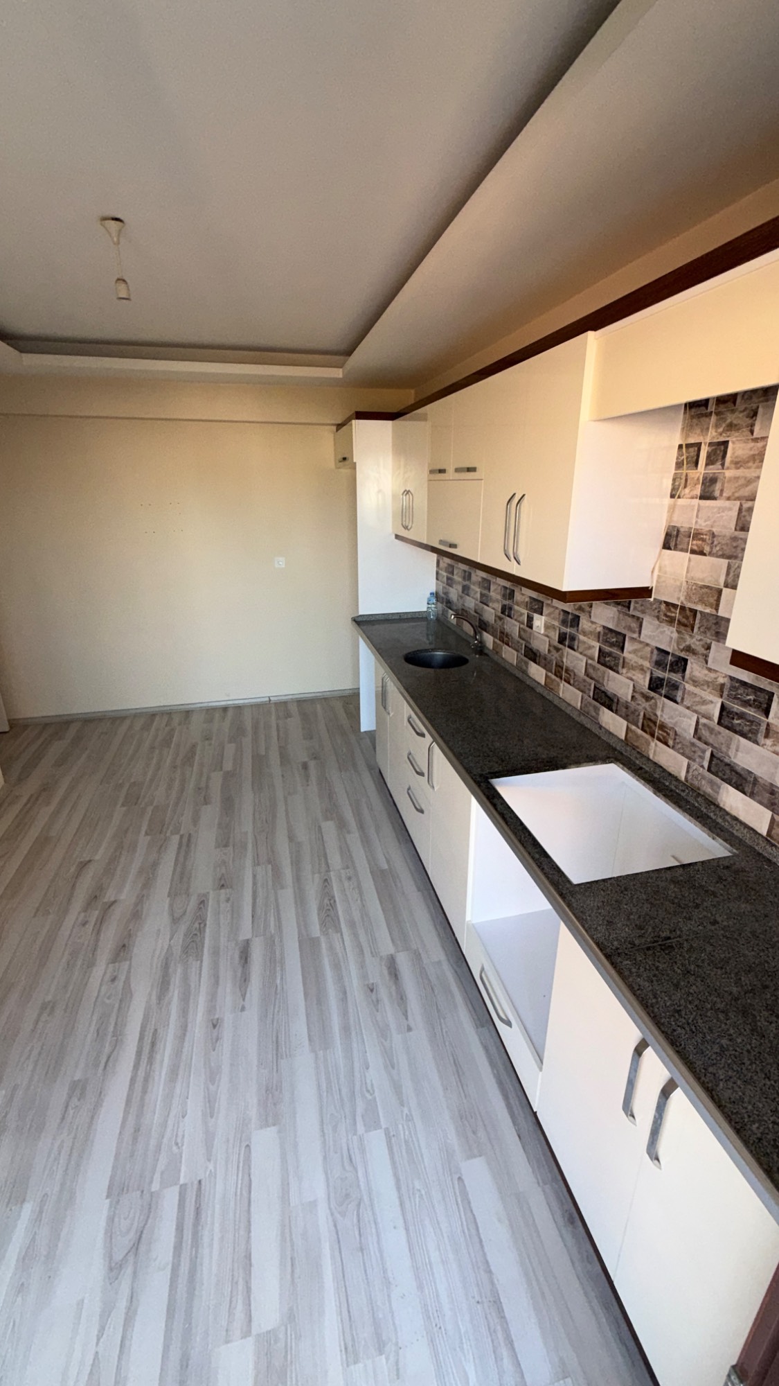 DEDEKORKUT’TA 1+1 KLİMALI ARA KAT ASANSÖRLÜ KİRALIK DAİRE