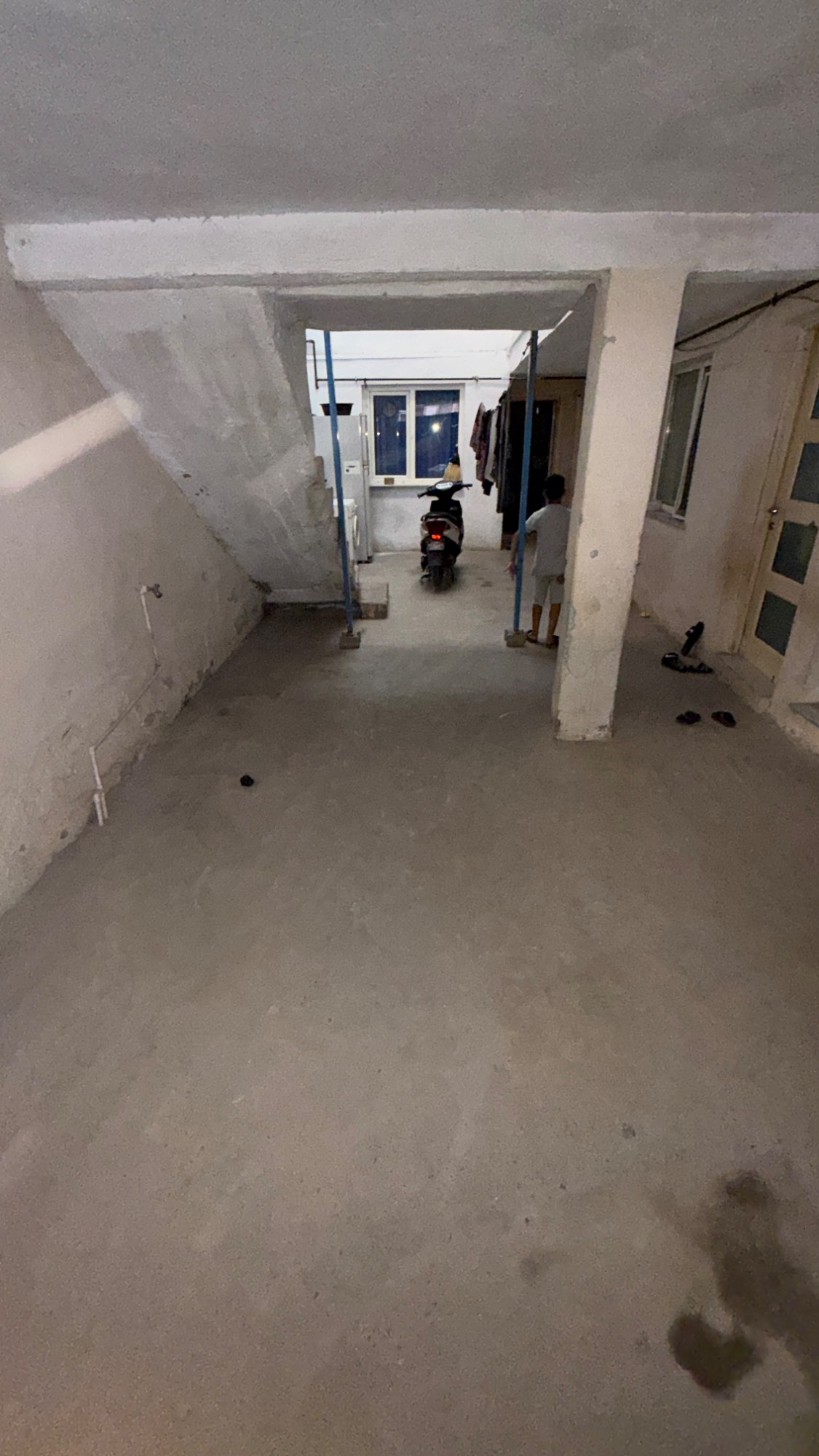 PAZARTESİ PAZARINA YAKIN İKİ KATLI SATILIK MÜSTAKİL