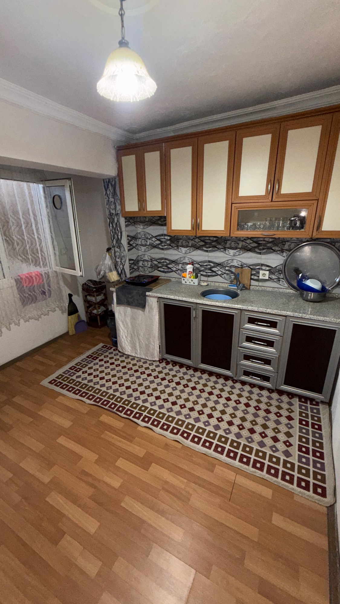 PAZARTESİ PAZARINA YAKIN İKİ KATLI SATILIK MÜSTAKİL