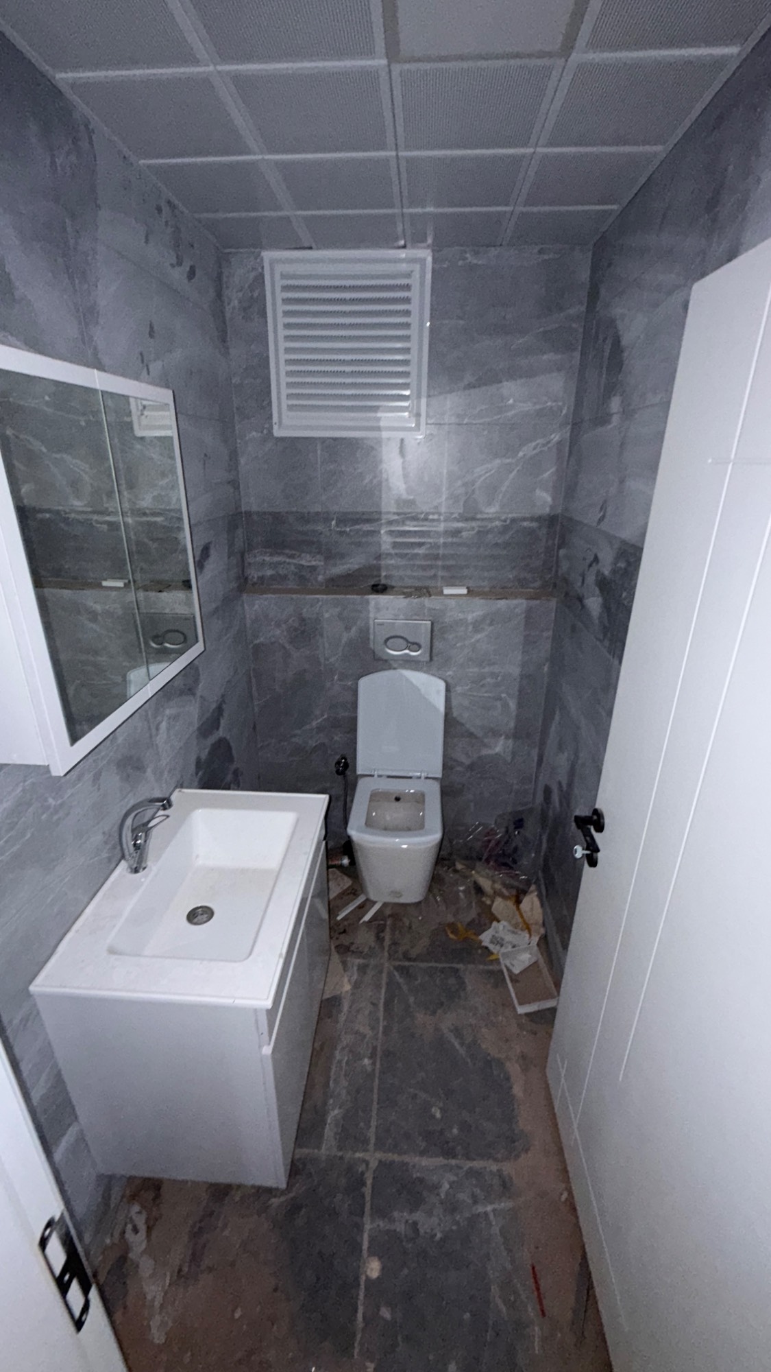 ERGENEKON MERKEZDE SINIRSIZ KREDİ İMKANLI SIFIR SATILIK 2+1 DAİRE