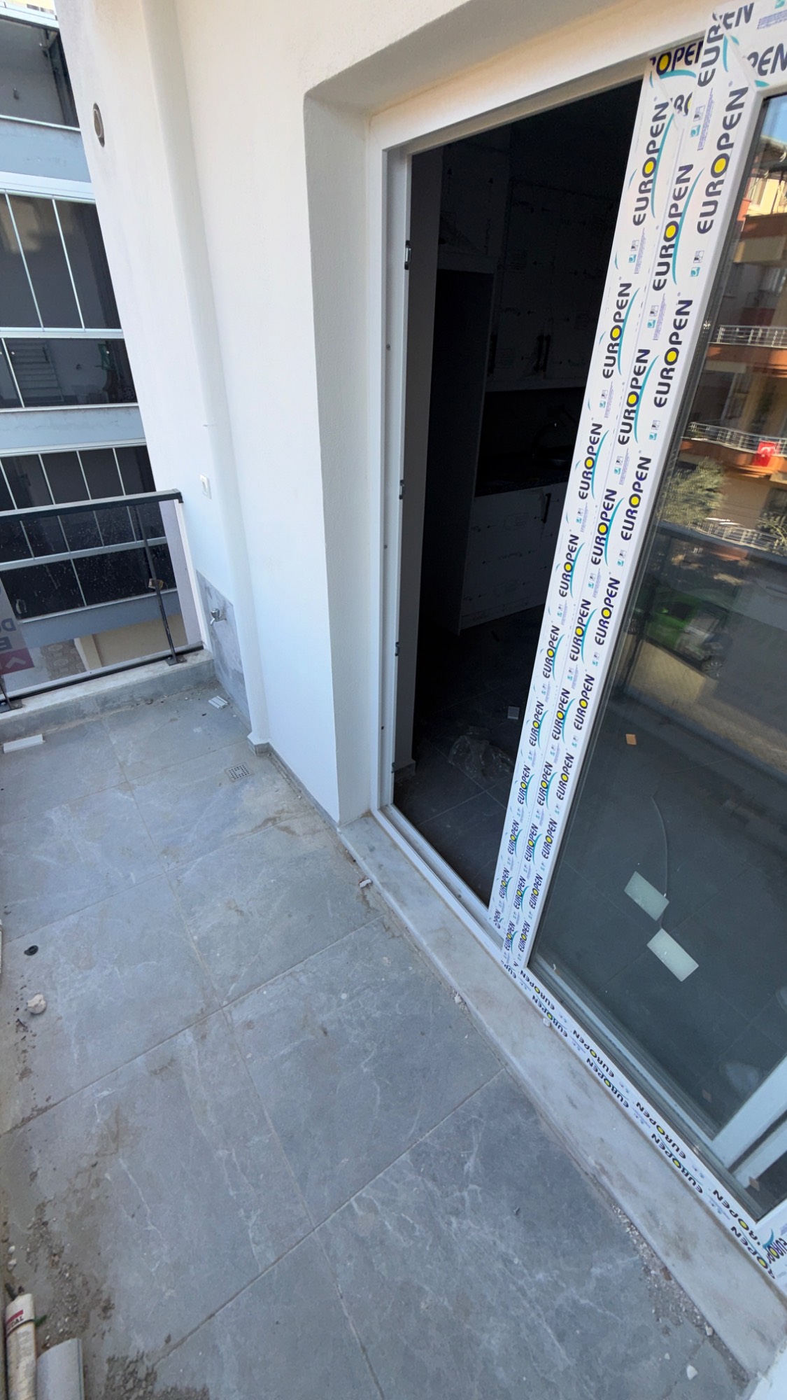 ERGENEKON MERKEZDE SINIRSIZ KREDİ İMKANLI SIFIR SATILIK 2+1 DAİRE