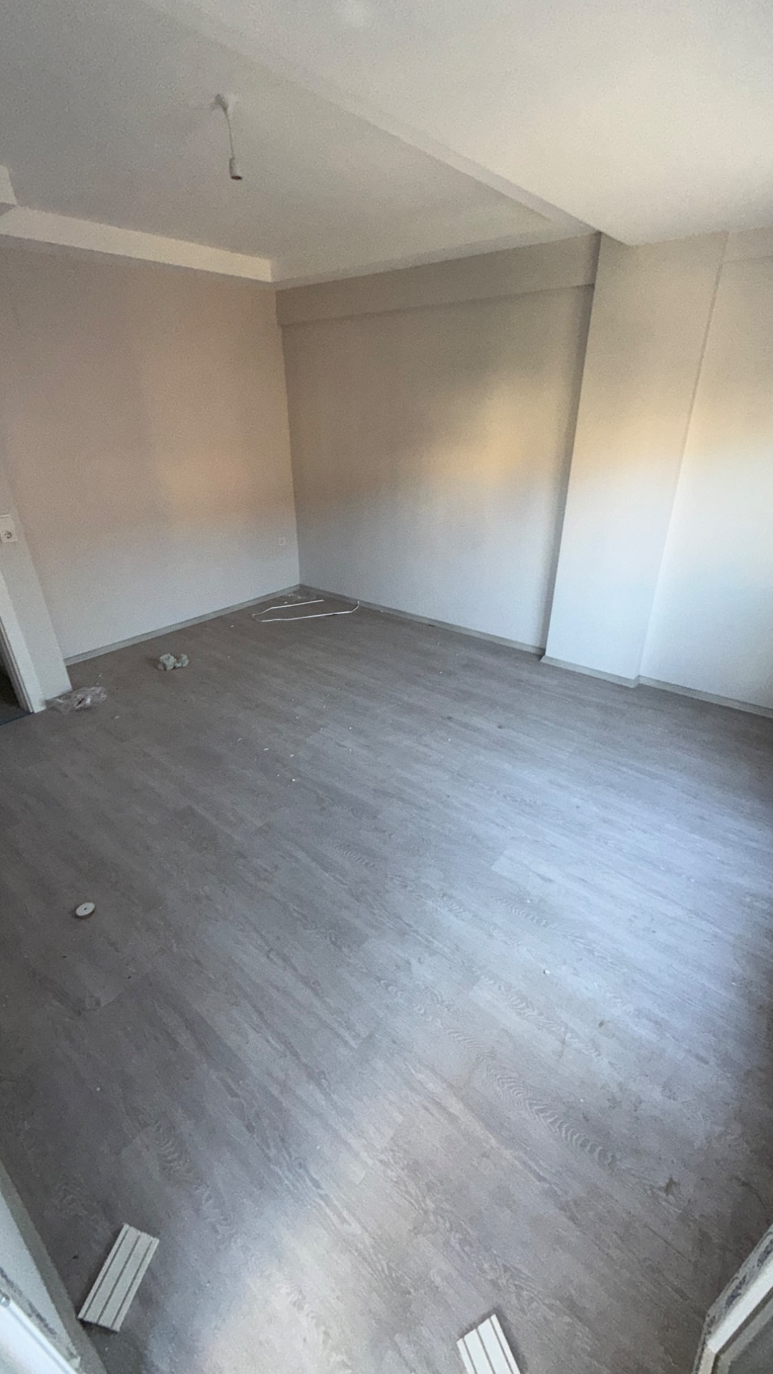 ERGENEKON MERKEZDE SINIRSIZ KREDİ İMKANLI SIFIR SATILIK 2+1 DAİRE
